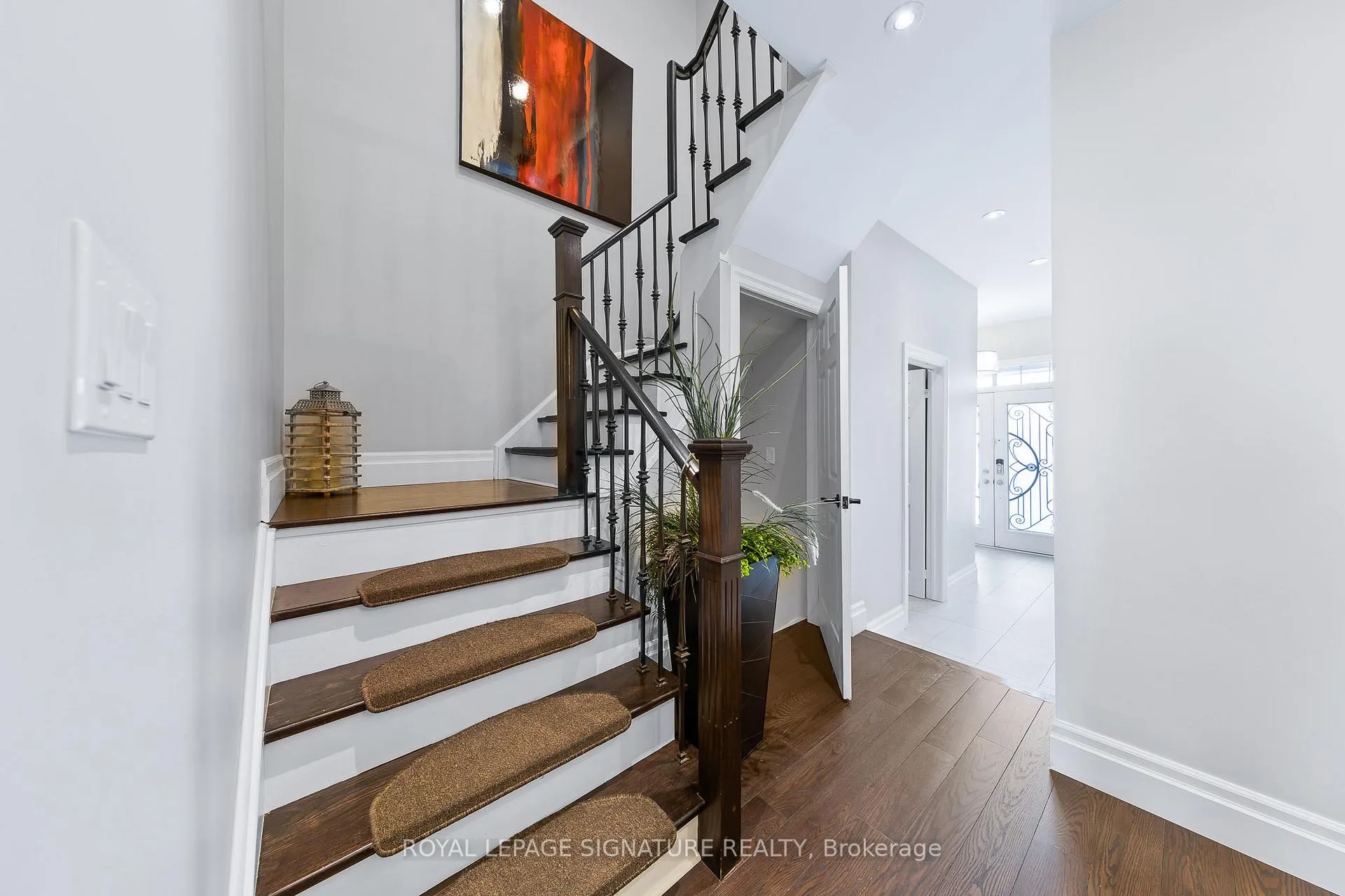 Photo 14 of 68 White Beach Crescent, Vaughan, Patterson — HOMEH