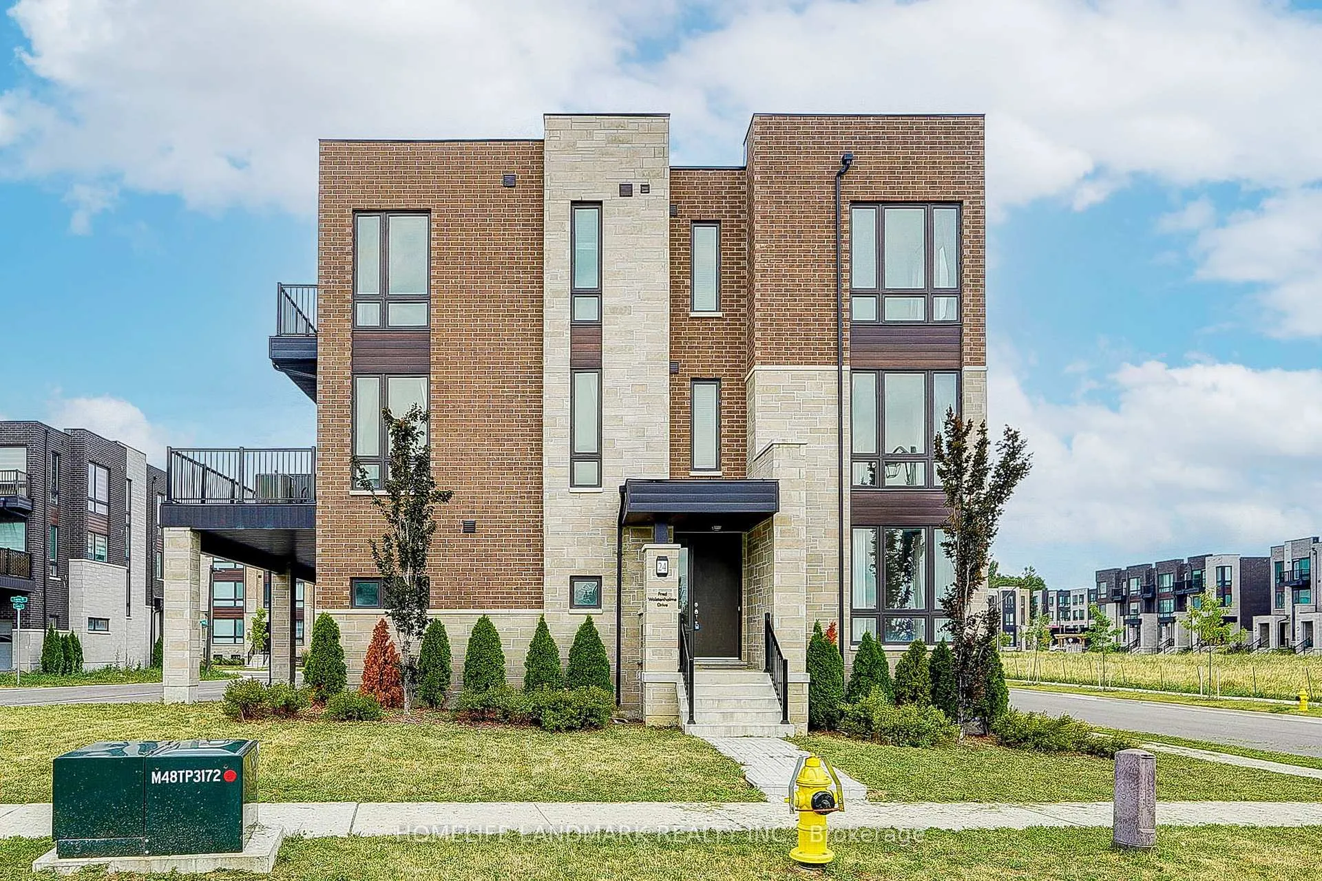 Photo 1 of 24 Fred Wolstenholme Drive, Markham, Victoria Square — HOMEH