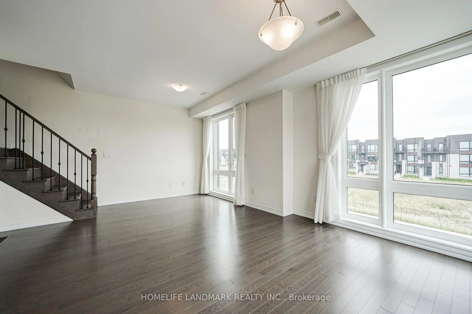 Photo 9 of 24 Fred Wolstenholme Drive, Markham, Victoria Square — HOMEH