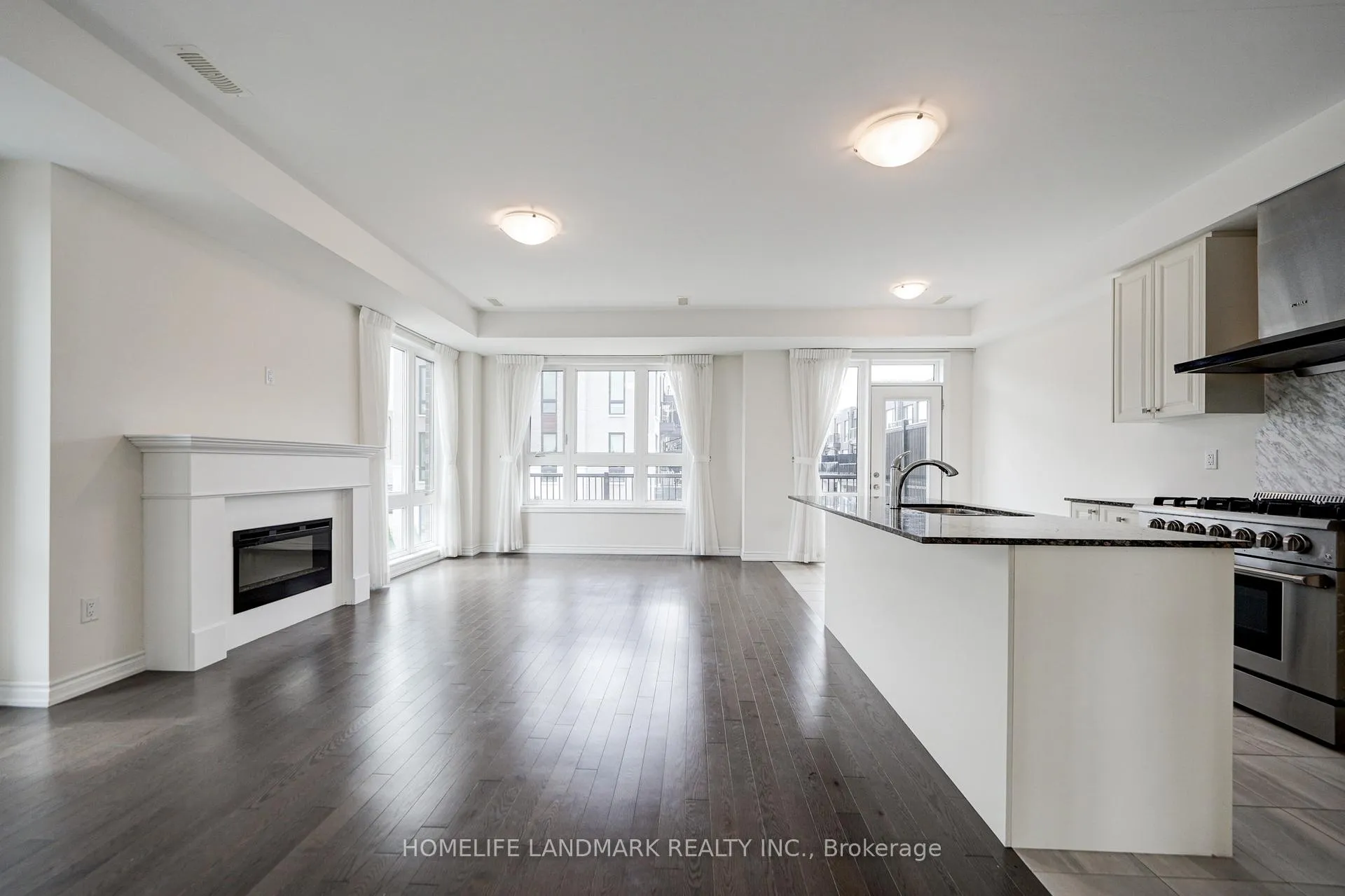 Photo 11 of 24 Fred Wolstenholme Drive, Markham, Victoria Square — HOMEH