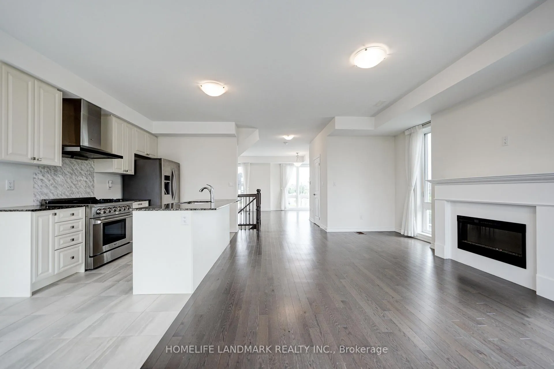 Photo 13 of 24 Fred Wolstenholme Drive, Markham, Victoria Square — HOMEH