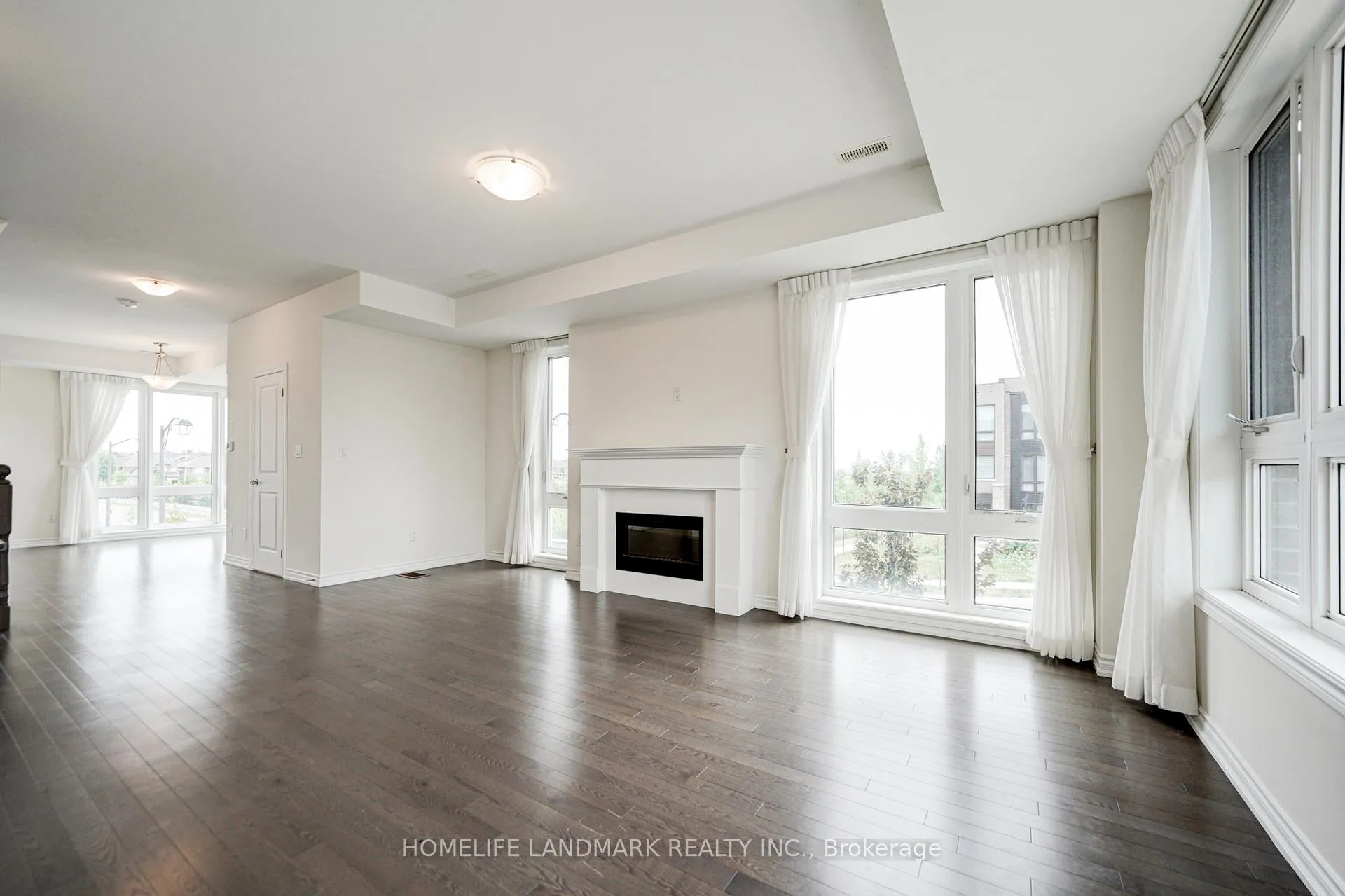 Photo 15 of 24 Fred Wolstenholme Drive, Markham, Victoria Square — HOMEH