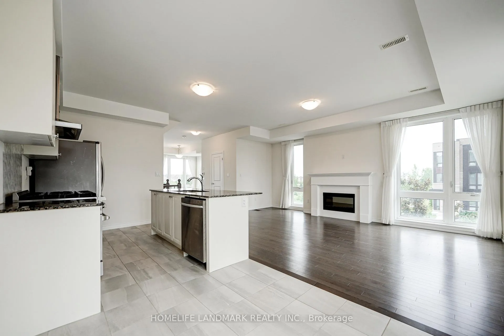 Photo 16 of 24 Fred Wolstenholme Drive, Markham, Victoria Square — HOMEH