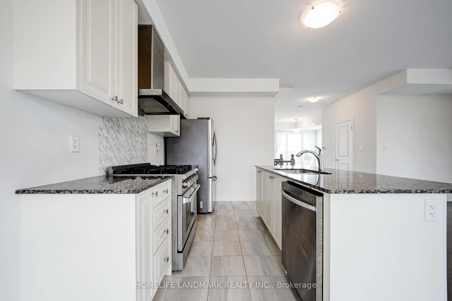 Photo 18 of 24 Fred Wolstenholme Drive, Markham, Victoria Square — HOMEH
