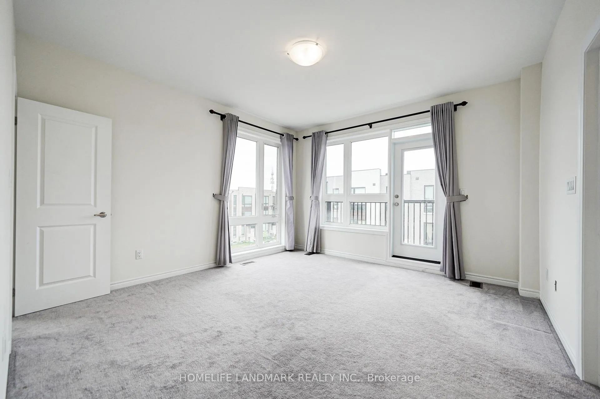 Photo 25 of 24 Fred Wolstenholme Drive, Markham, Victoria Square — HOMEH