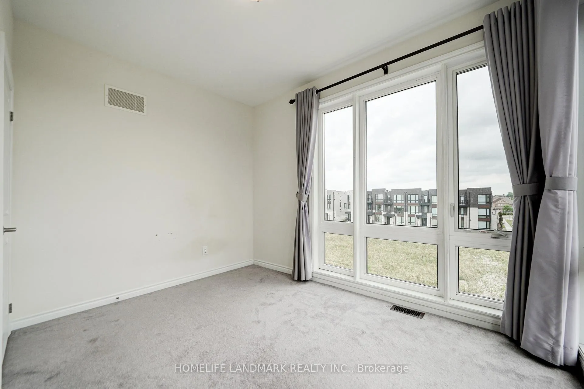 Photo 27 of 24 Fred Wolstenholme Drive, Markham, Victoria Square — HOMEH