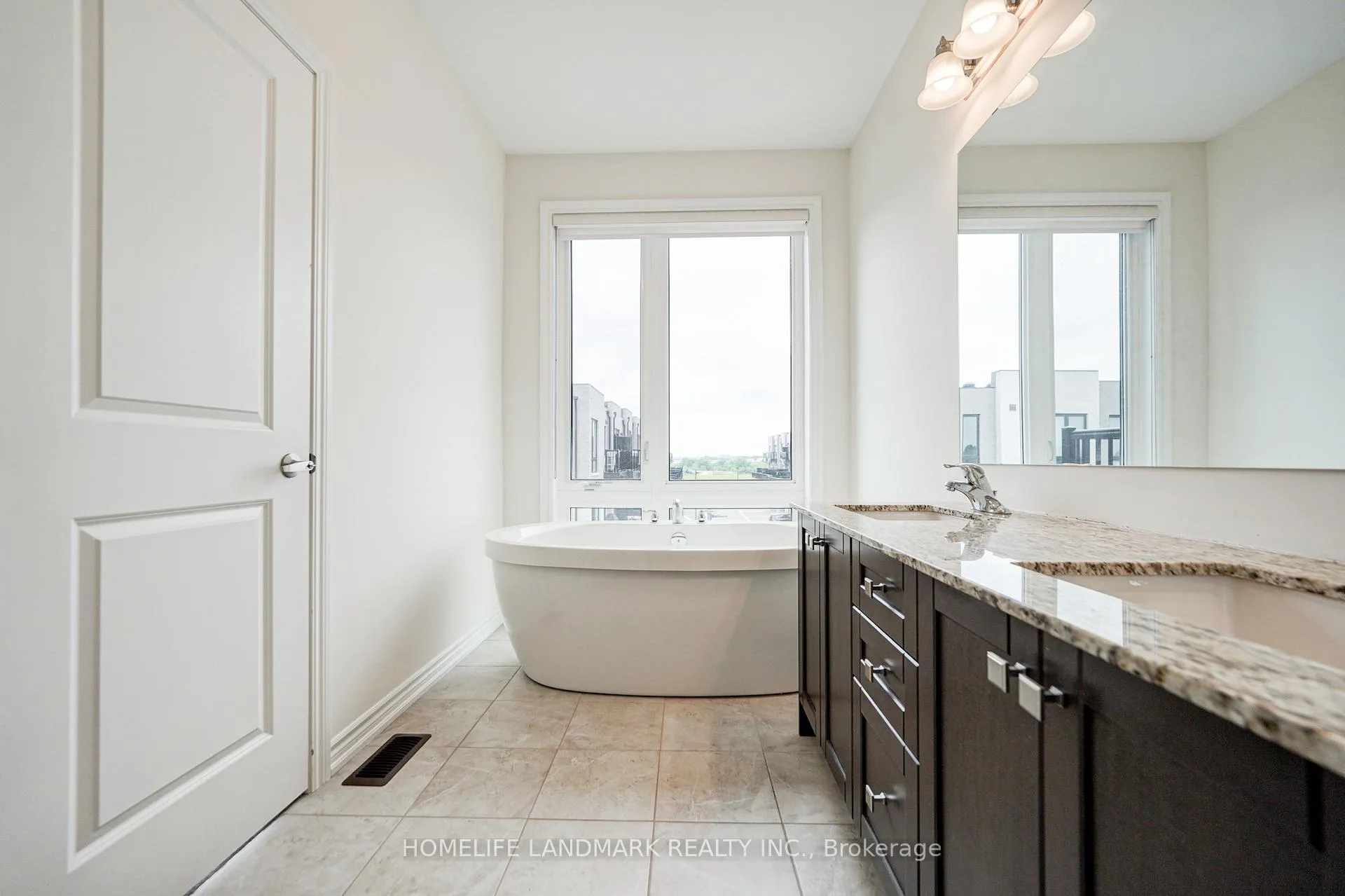 Photo 33 of 24 Fred Wolstenholme Drive, Markham, Victoria Square — HOMEH