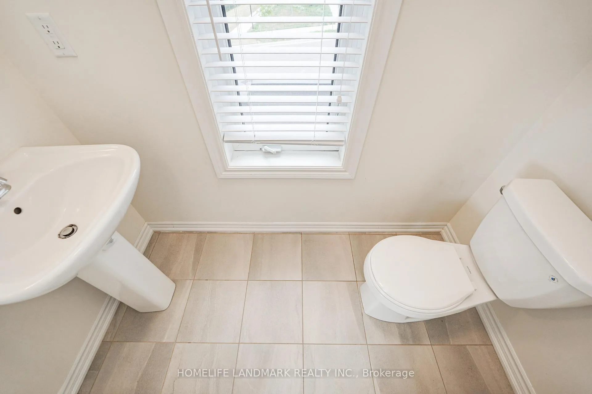 Photo 39 of 24 Fred Wolstenholme Drive, Markham, Victoria Square — HOMEH