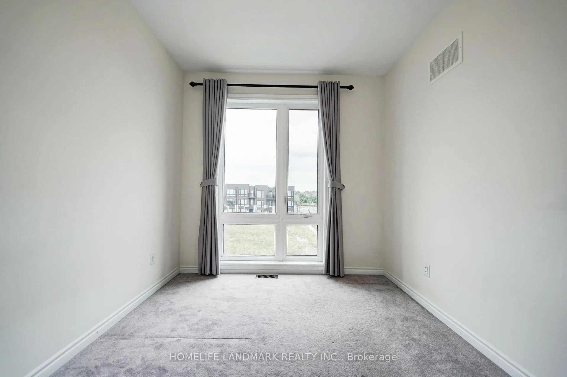 Photo 40 of 24 Fred Wolstenholme Drive, Markham, Victoria Square — HOMEH