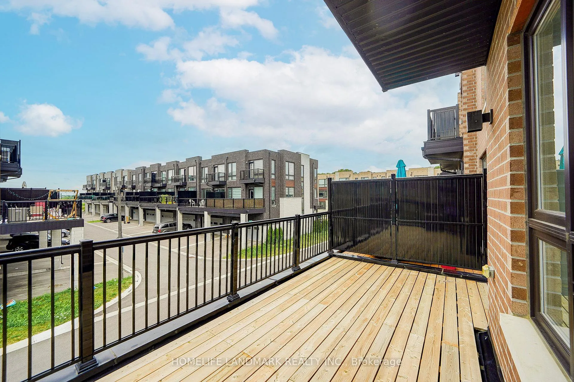 Photo 42 of 24 Fred Wolstenholme Drive, Markham, Victoria Square — HOMEH