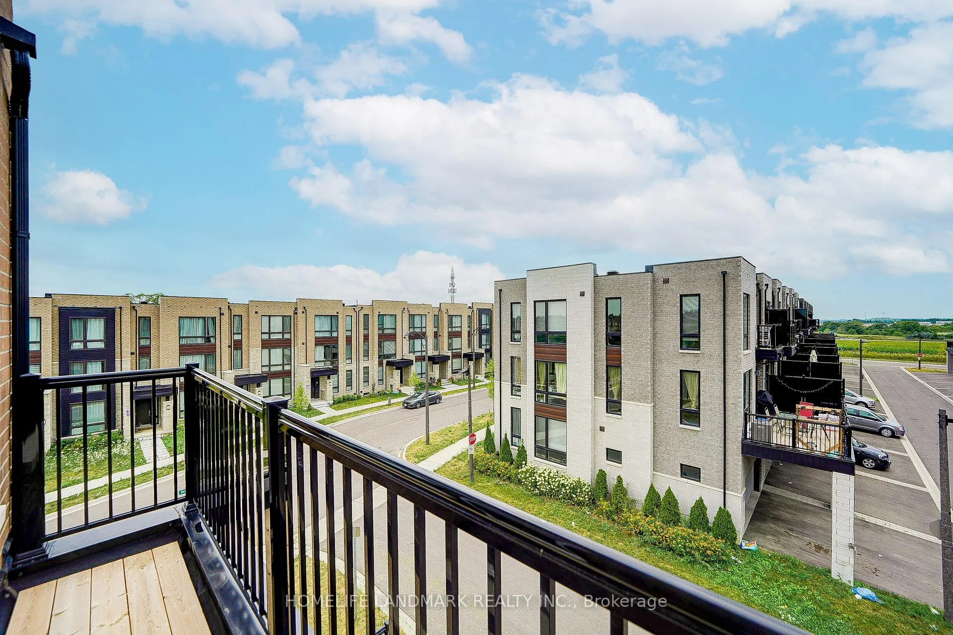 Photo 44 of 24 Fred Wolstenholme Drive, Markham, Victoria Square — HOMEH