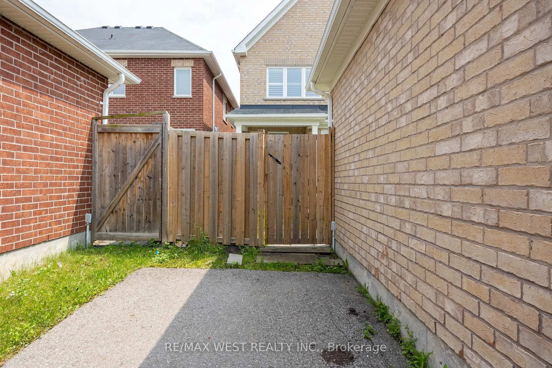 Photo 40 of 52 Cinemark Avenue, Markham, Cornell — HOMEH