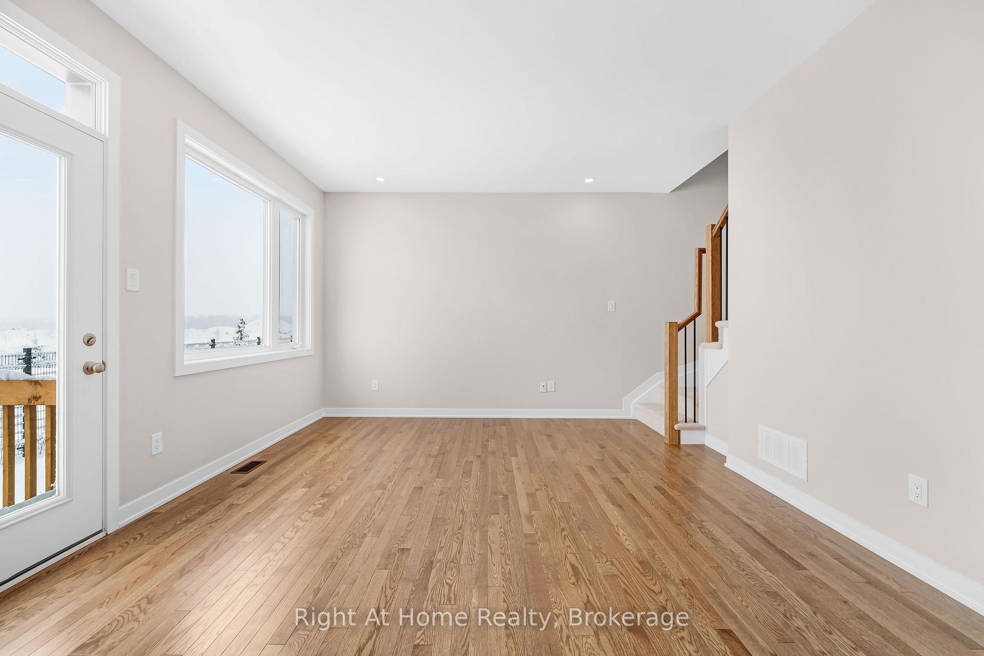 Photo 7 of 672 Expansion Road, Ottawa, Barrhaven - Half Moon Bay — HOMEH