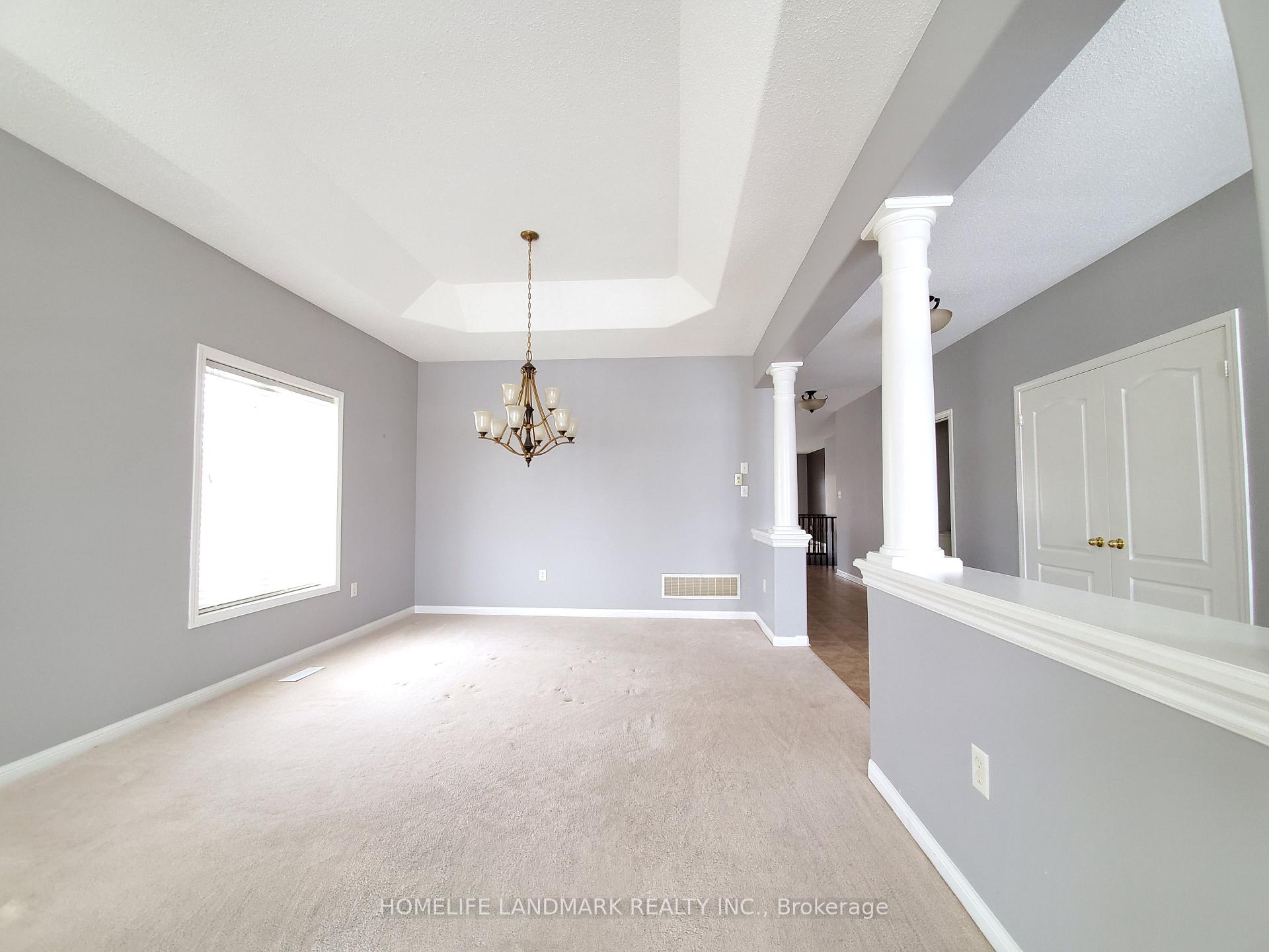 Photo 3 of 139 The Queensway Way, Barrie, Innis-Shore — HOMEH