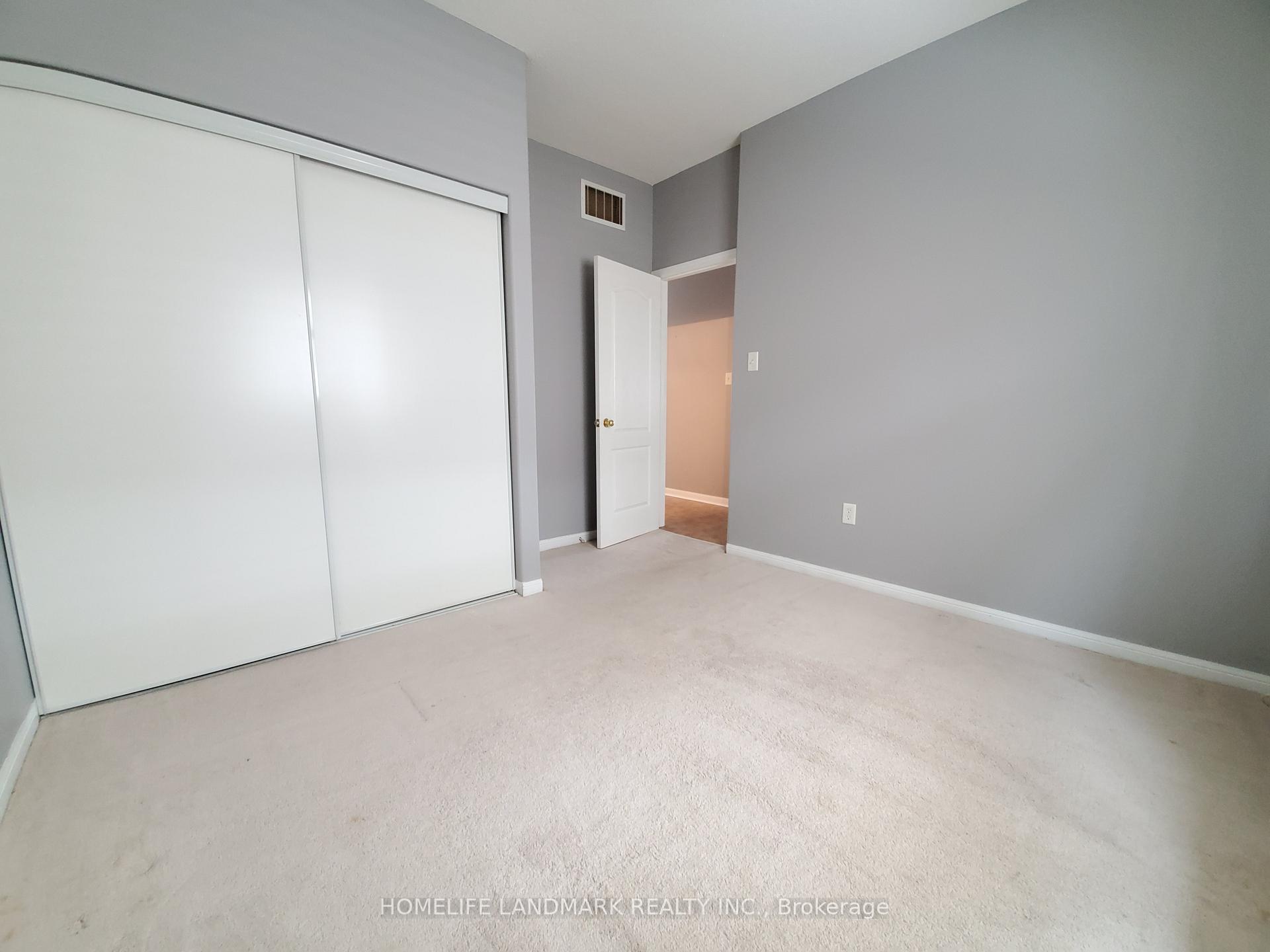 Photo 12 of 139 The Queensway Way, Barrie, Innis-Shore — HOMEH