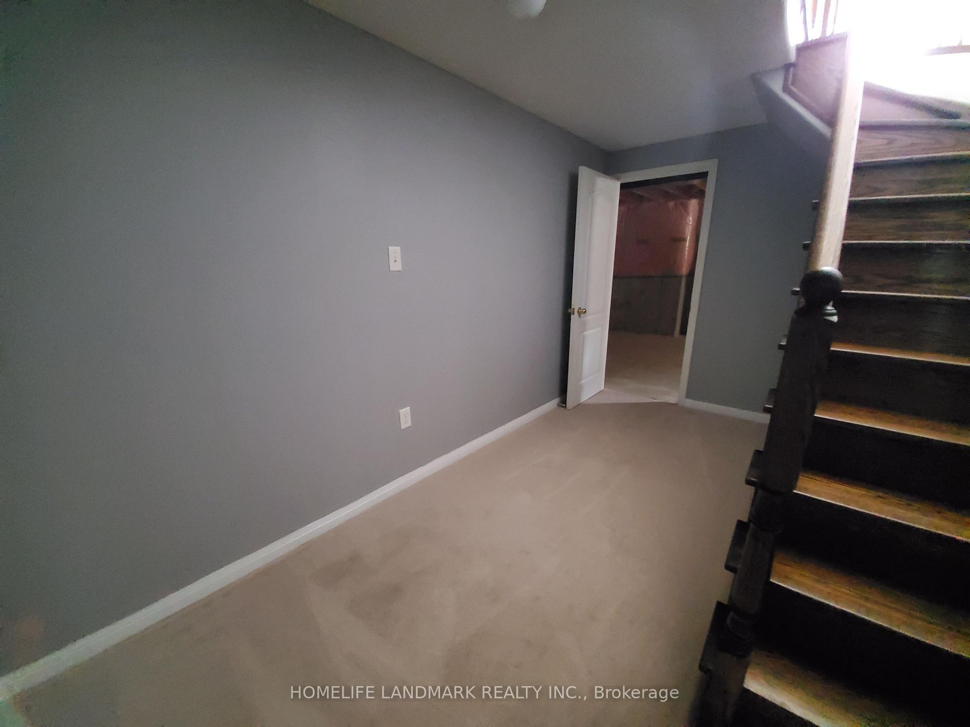 Photo 17 of 139 The Queensway Way, Barrie, Innis-Shore — HOMEH