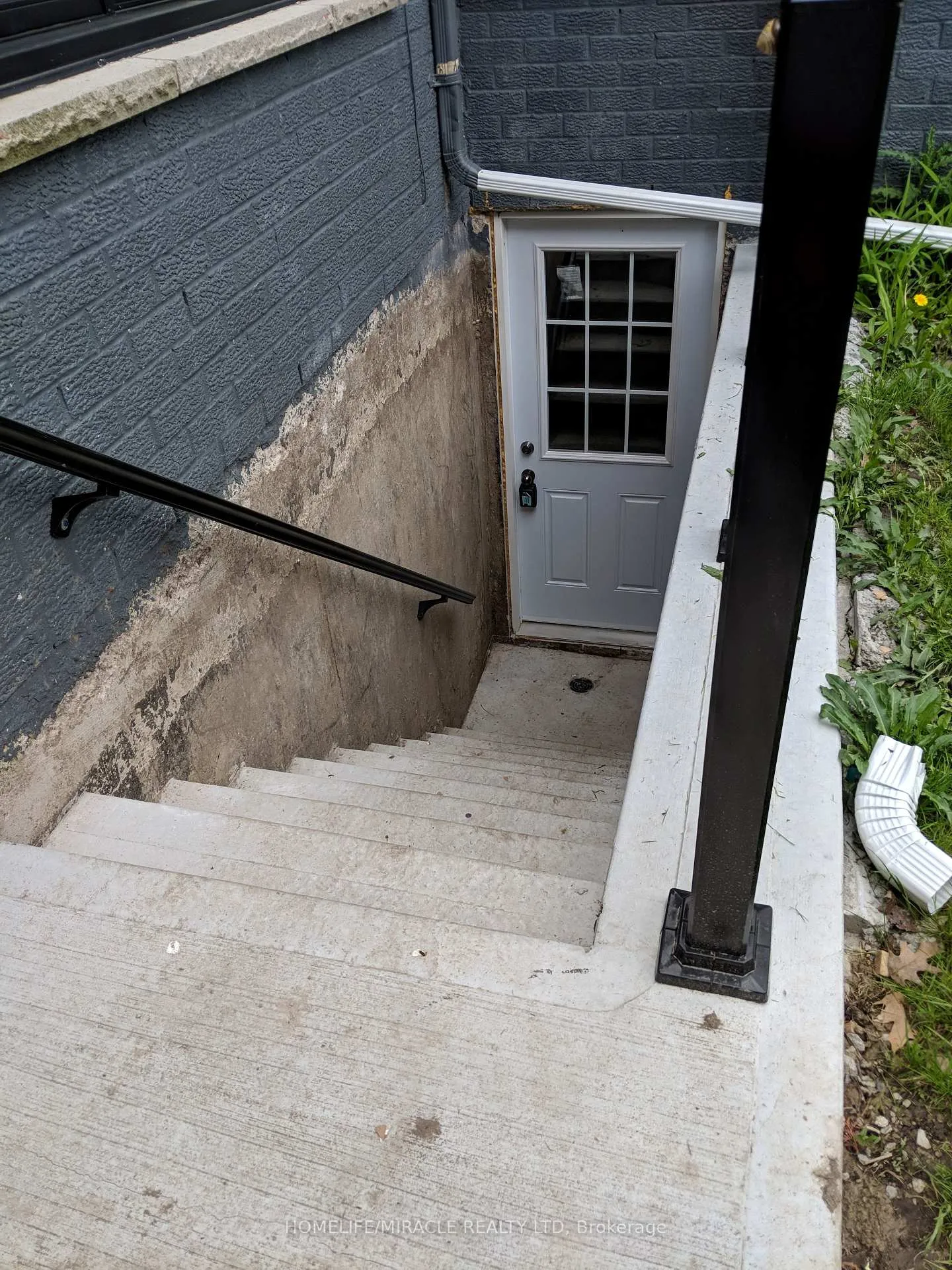 Photo 2 of Unit Bsmt, 37 Santa Barbara Place, Vaughan, East Woodbridge — HOMEH
