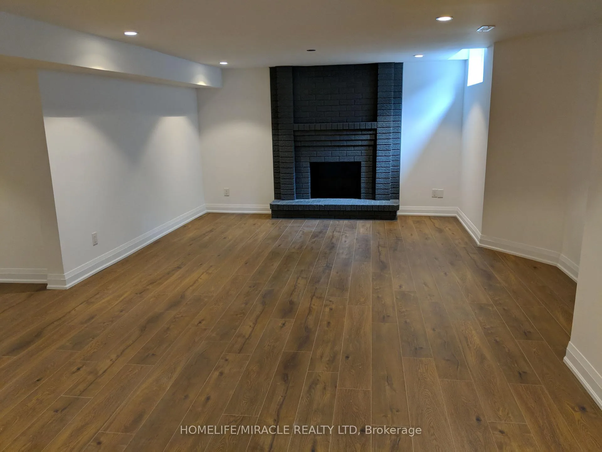 Photo 7 of Unit Bsmt, 37 Santa Barbara Place, Vaughan, East Woodbridge — HOMEH
