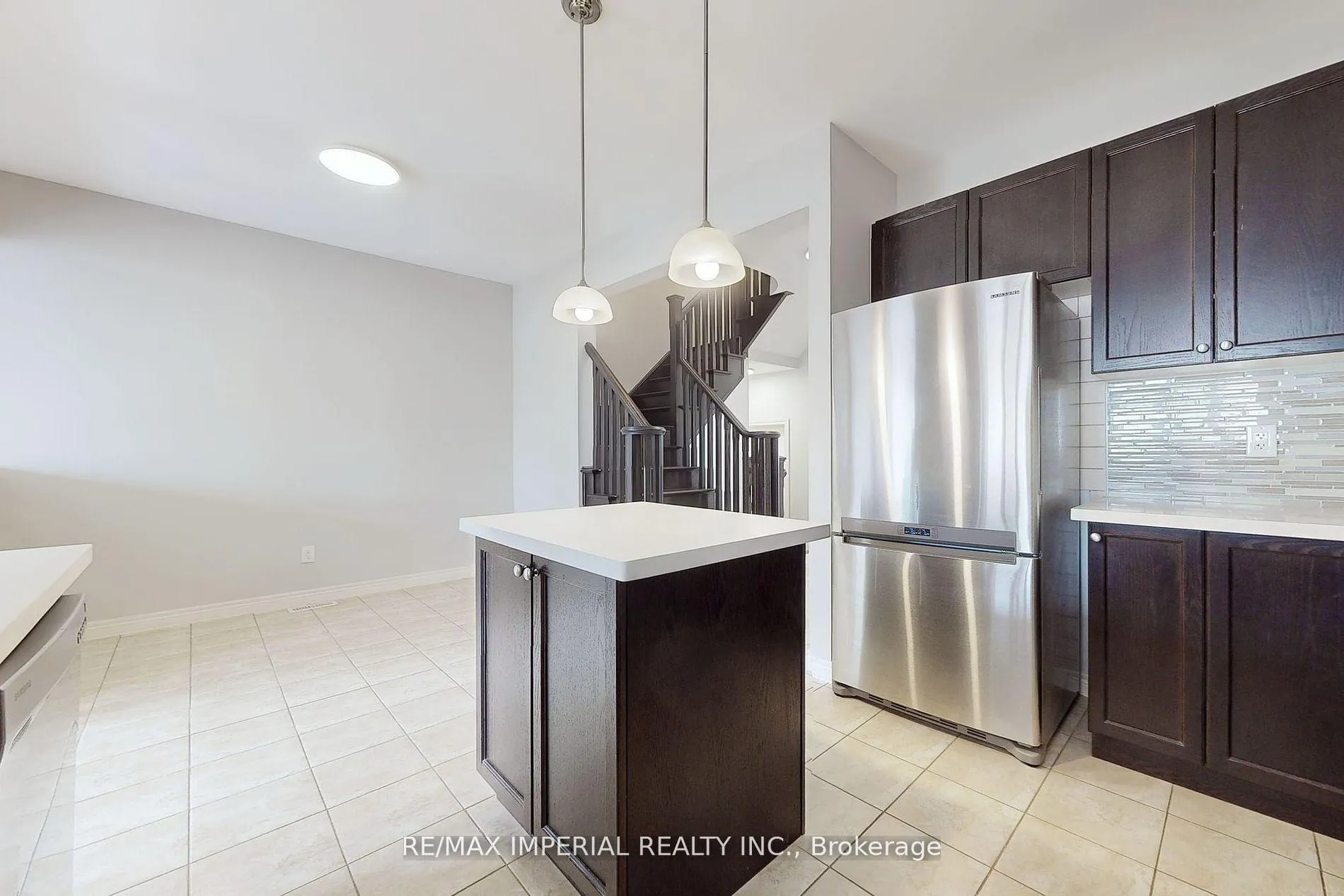 Photo 4 of 39 Millhouse Court, Vaughan, Patterson — HOMEH
