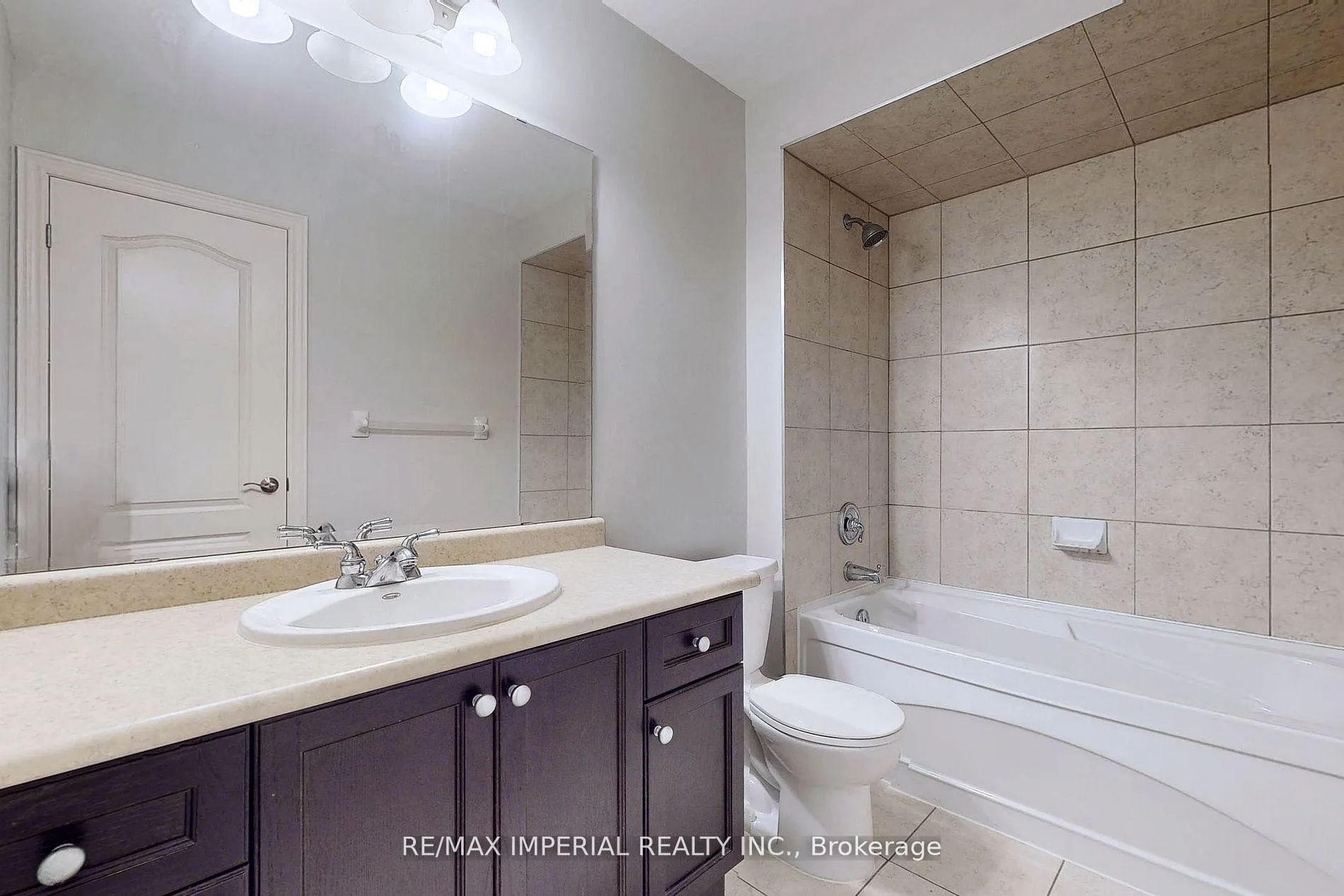 Photo 15 of 39 Millhouse Court, Vaughan, Patterson — HOMEH