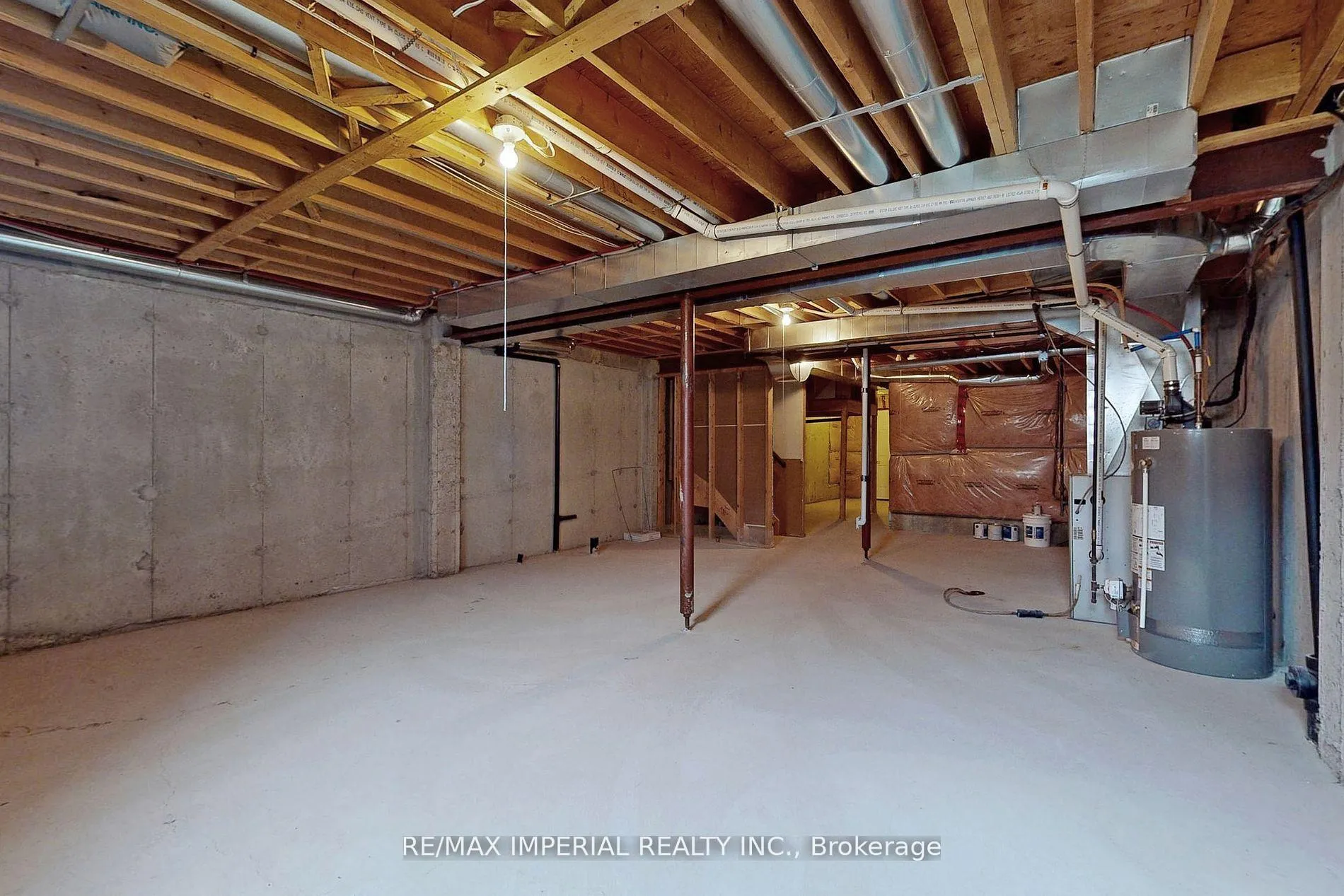 Photo 16 of 39 Millhouse Court, Vaughan, Patterson — HOMEH