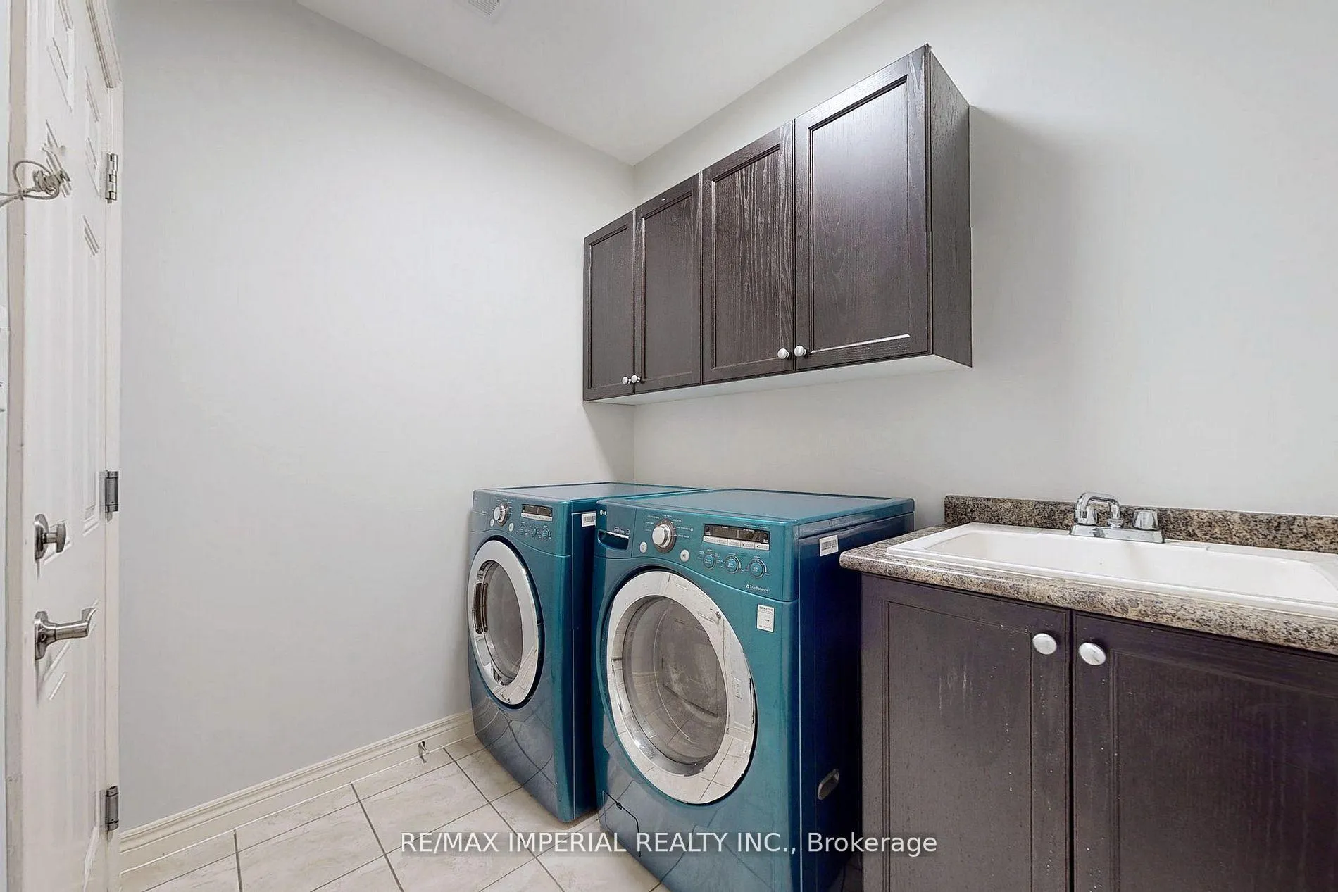 Photo 18 of 39 Millhouse Court, Vaughan, Patterson — HOMEH