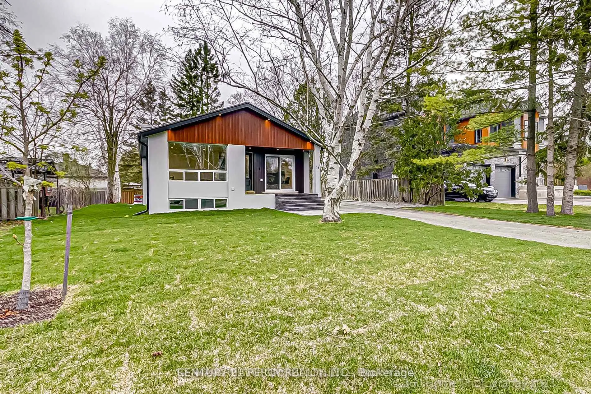 Photo 1 of Unit Bsmt, 19 Holman Crescent, Aurora, Aurora Heights — HOMEH