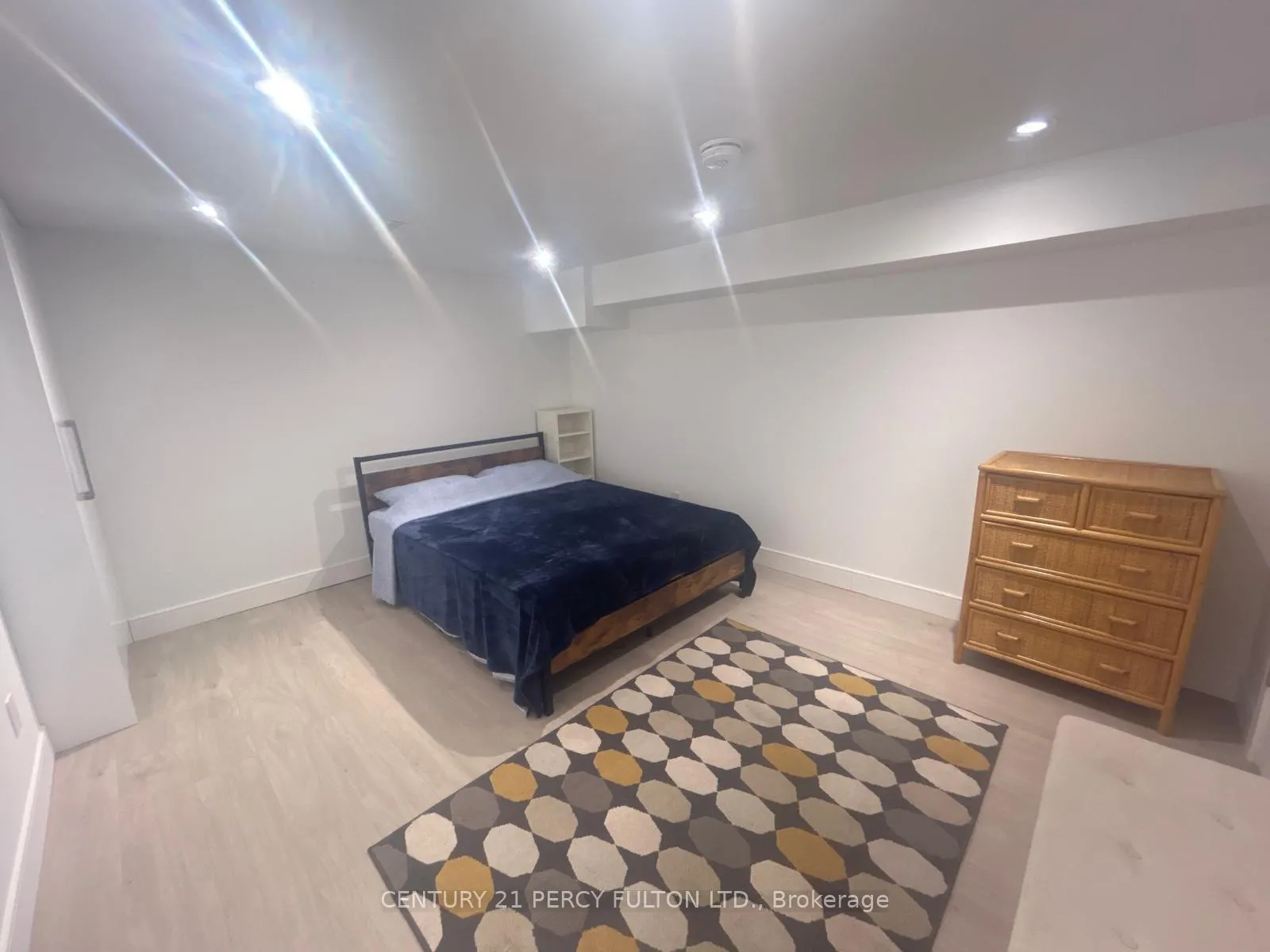 Photo 8 of Unit Bsmt, 19 Holman Crescent, Aurora, Aurora Heights — HOMEH