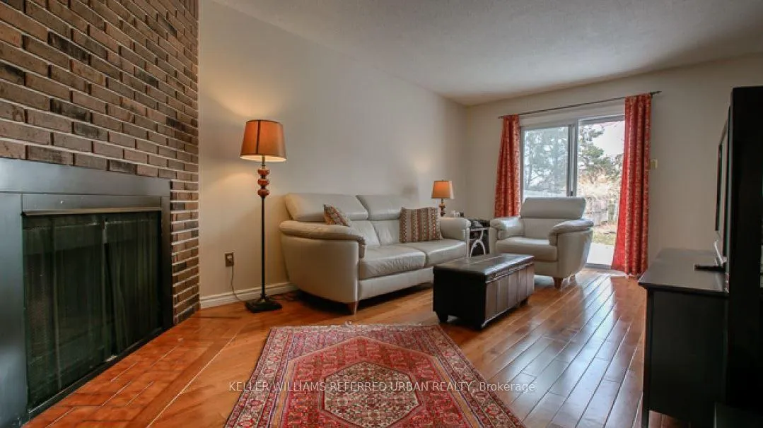 Photo 3 of 18 Lilac Avenue N, Markham, Aileen-Willowbrook — HOMEH