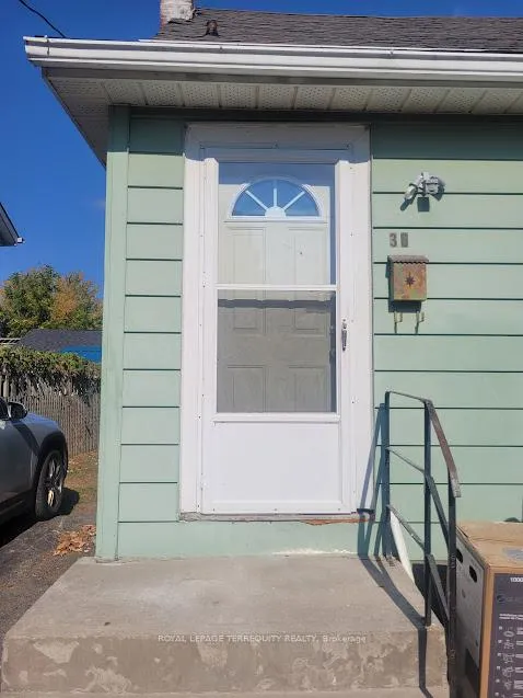 Photo 3 of Unit 2, 76 Nelson Street W, Brampton, Downtown Brampton — HOMEH