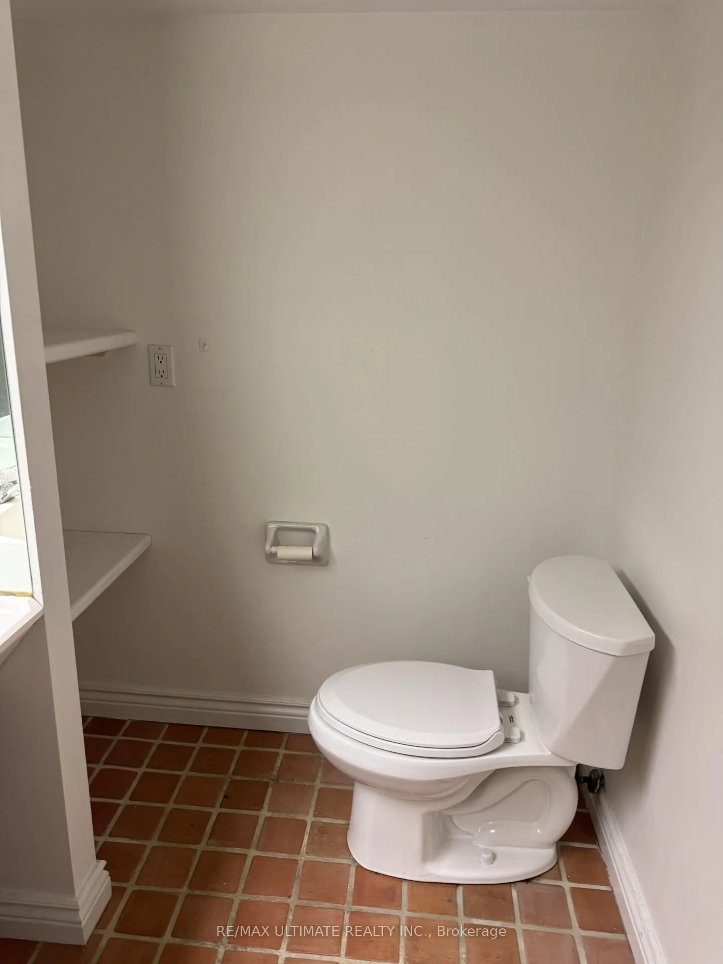 Photo 7 of 39 Cantertrot Court E, Vaughan, Brownridge — HOMEH