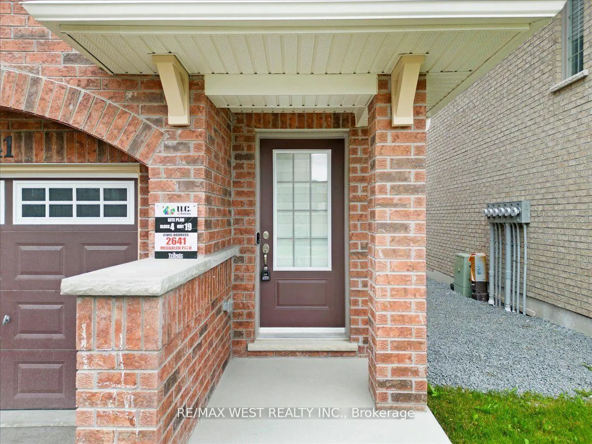 Photo 2 of Unit 19, 2641 Magdalen Path, Oshawa, Windfields — HOMEH