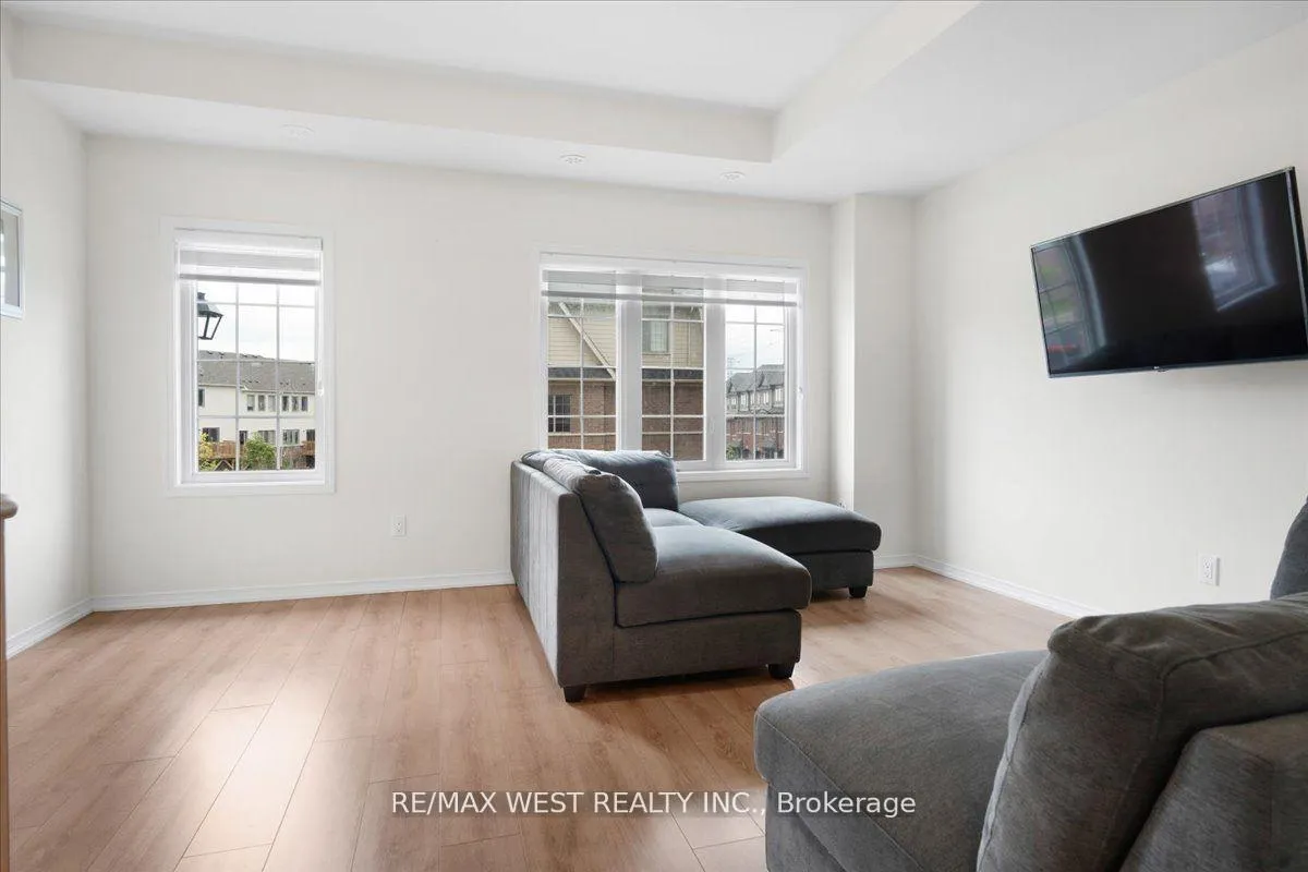 Photo 11 of Unit 19, 2641 Magdalen Path, Oshawa, Windfields — HOMEH