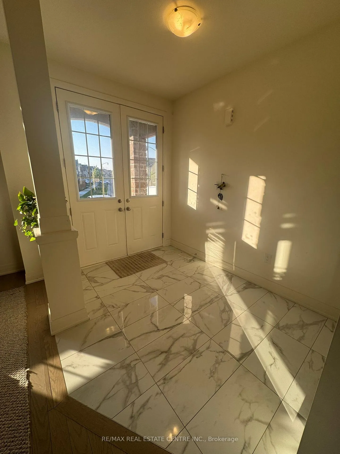 Photo 2 of Unit (Upper Level), 8 Unwind Crescent, Brampton, Credit Valley — HOMEH