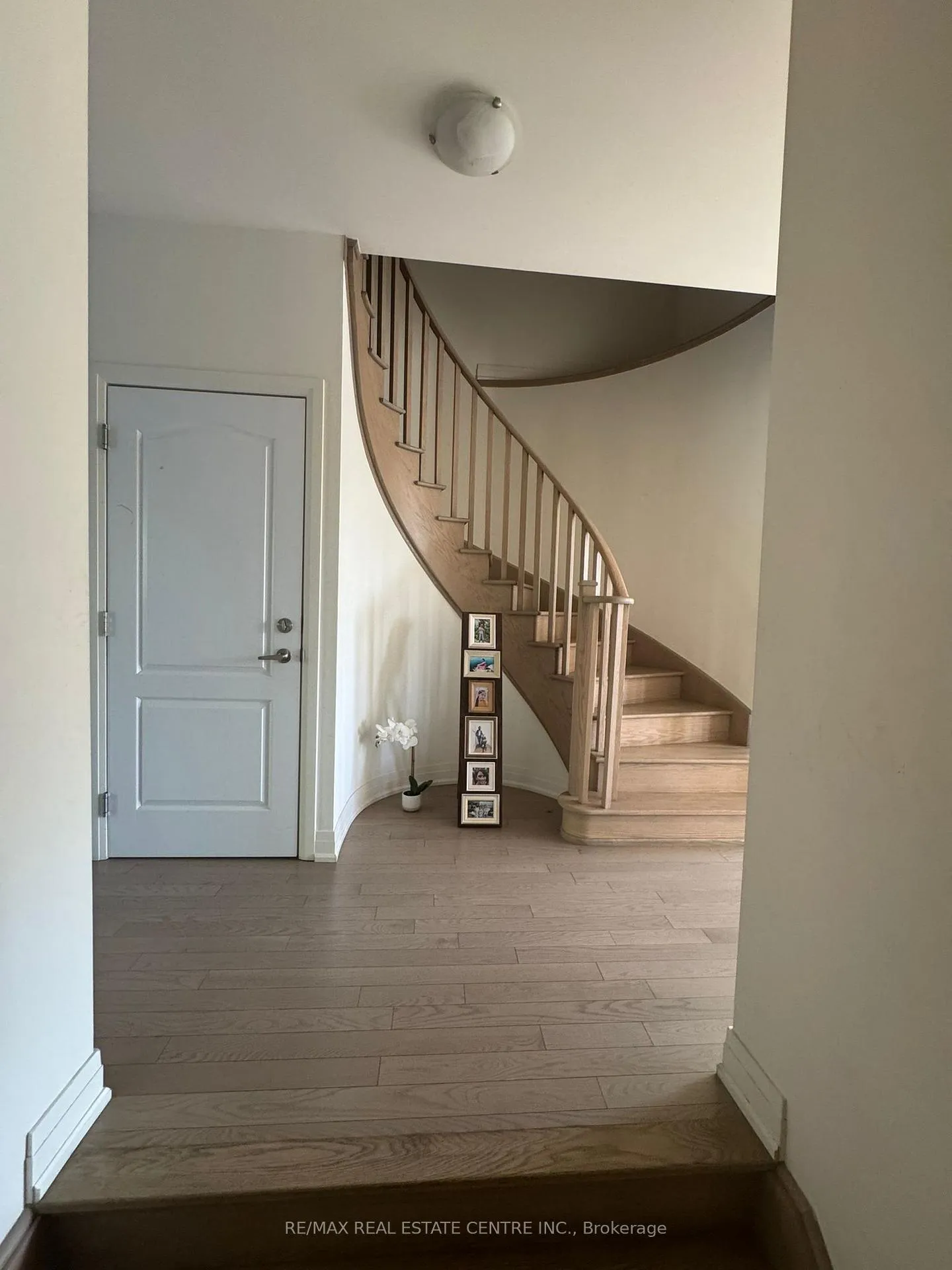 Photo 6 of Unit (Upper Level), 8 Unwind Crescent, Brampton, Credit Valley — HOMEH