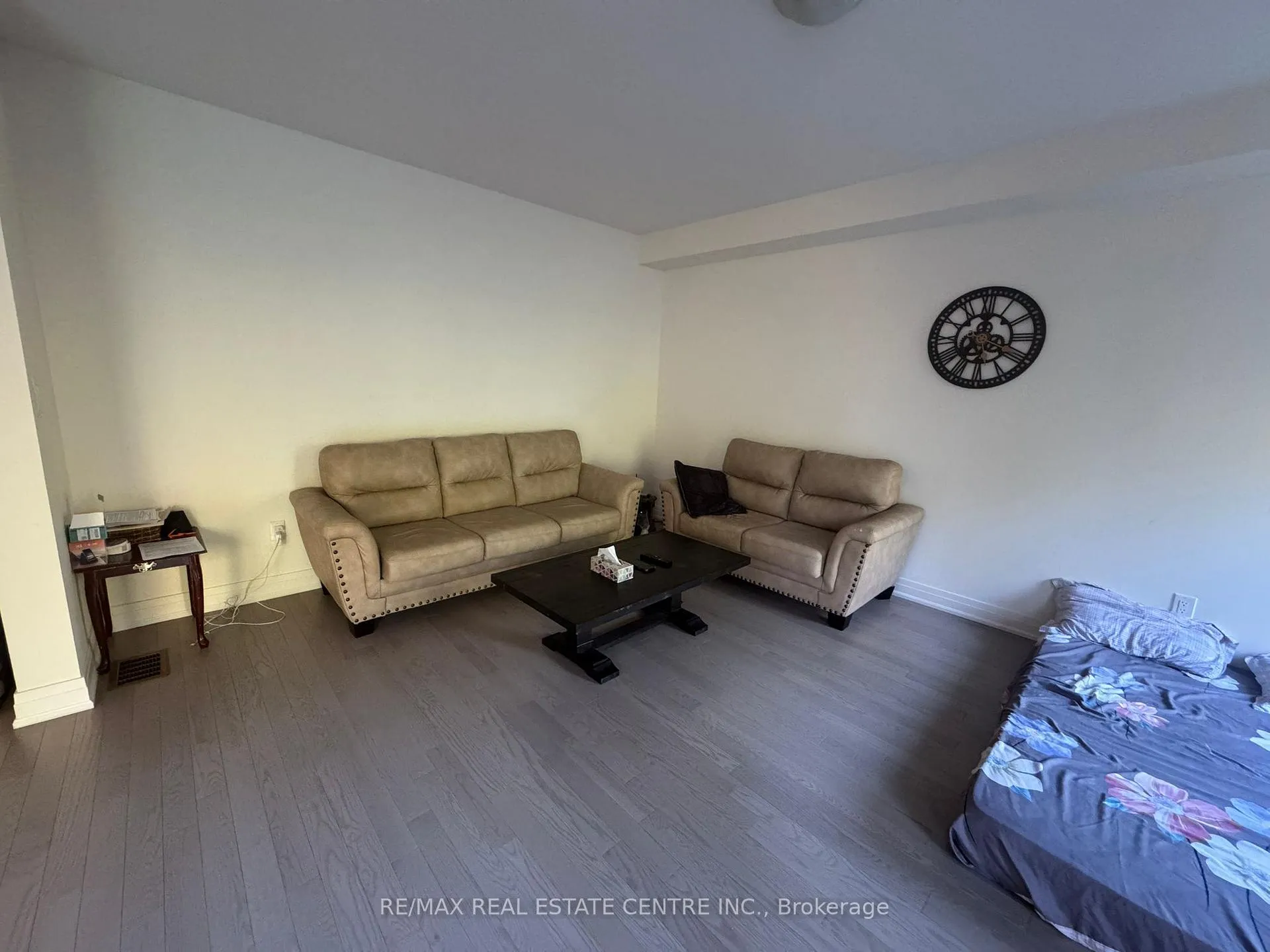 Photo 13 of Unit (Upper Level), 8 Unwind Crescent, Brampton, Credit Valley — HOMEH