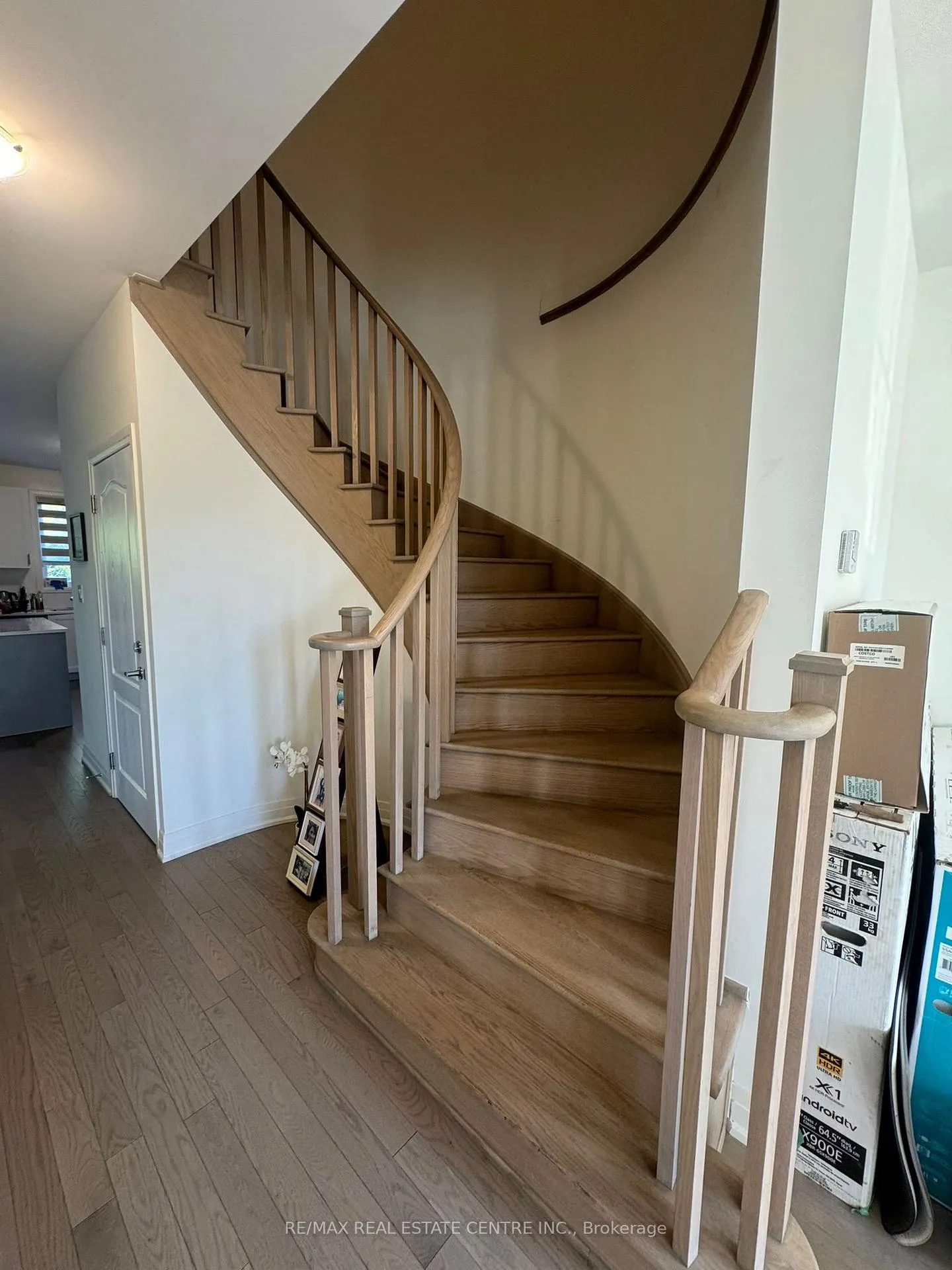 Photo 15 of Unit (Upper Level), 8 Unwind Crescent, Brampton, Credit Valley — HOMEH