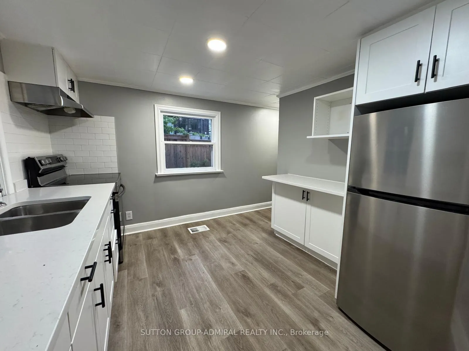 Photo 3 of Unit Back, 31 Machell Avenue, Aurora, Aurora Village — HOMEH