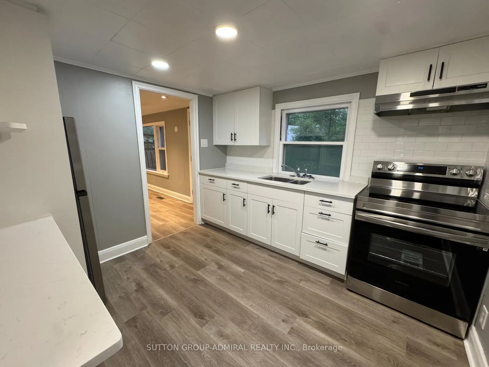 Photo 4 of Unit Back, 31 Machell Avenue, Aurora, Aurora Village — HOMEH