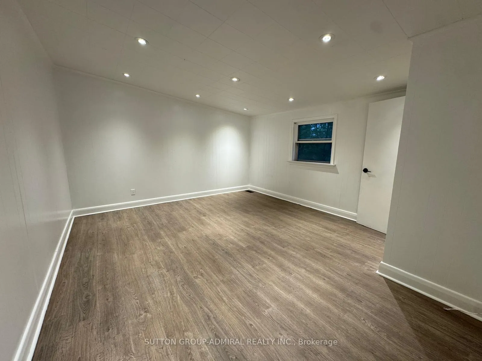 Photo 6 of Unit Back, 31 Machell Avenue, Aurora, Aurora Village — HOMEH