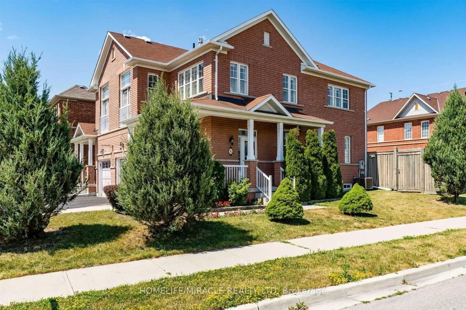 Photo 3 of Unit Upper, 51 Connolly Crescent, Brampton, Sandringham-Wellington — HOMEH