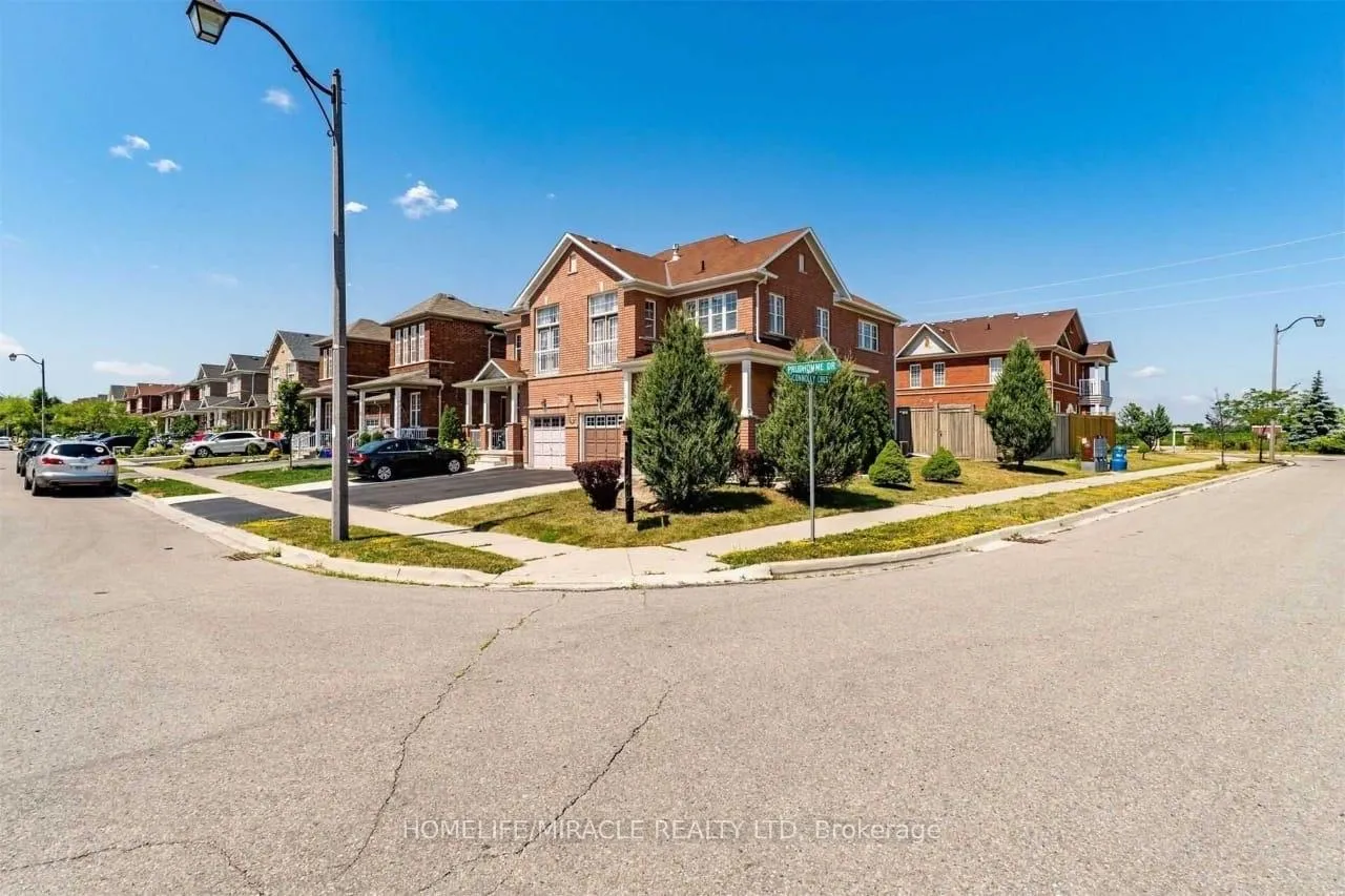 Photo 4 of Unit Upper, 51 Connolly Crescent, Brampton, Sandringham-Wellington — HOMEH