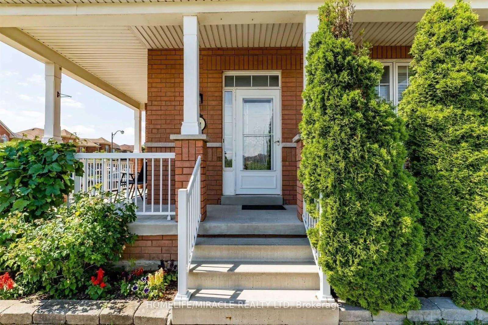 Photo 5 of Unit Upper, 51 Connolly Crescent, Brampton, Sandringham-Wellington — HOMEH