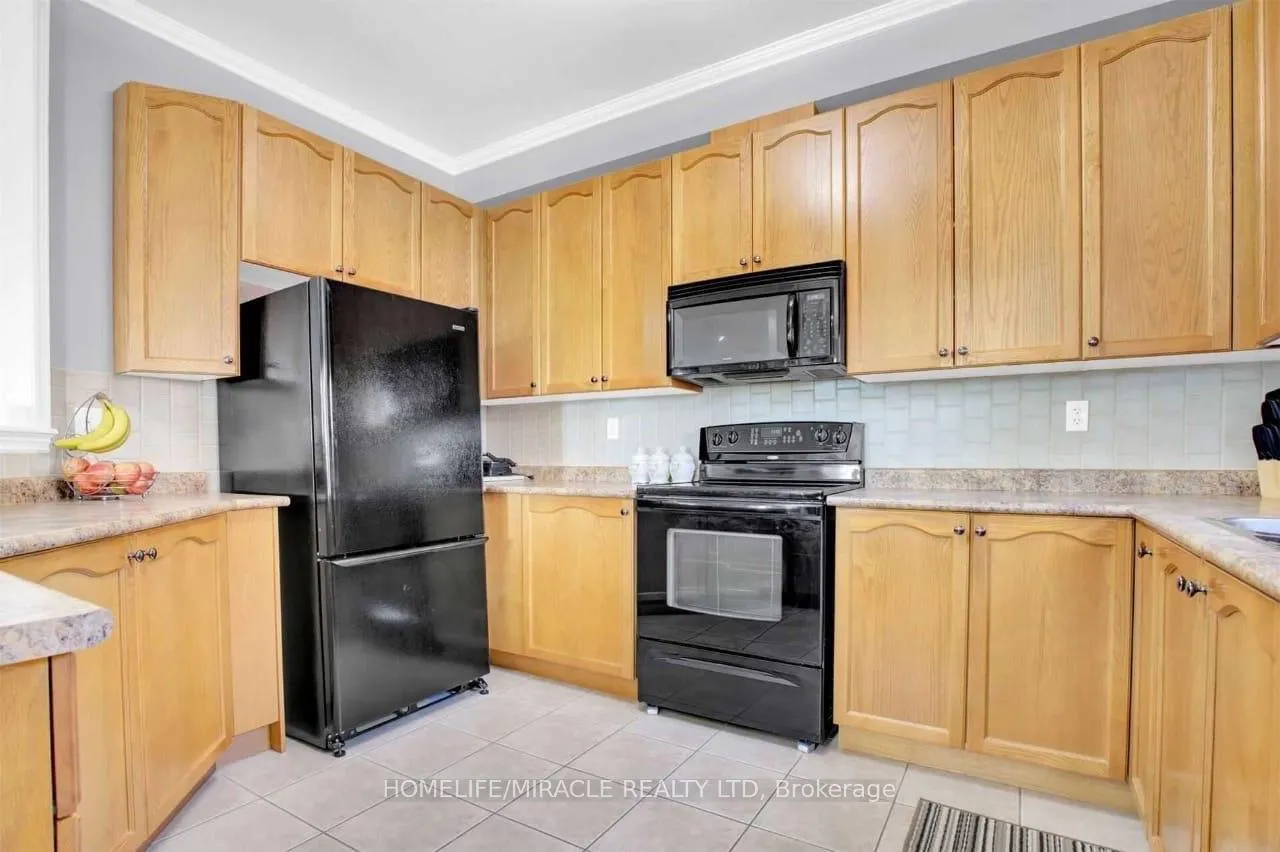 Photo 12 of Unit Upper, 51 Connolly Crescent, Brampton, Sandringham-Wellington — HOMEH