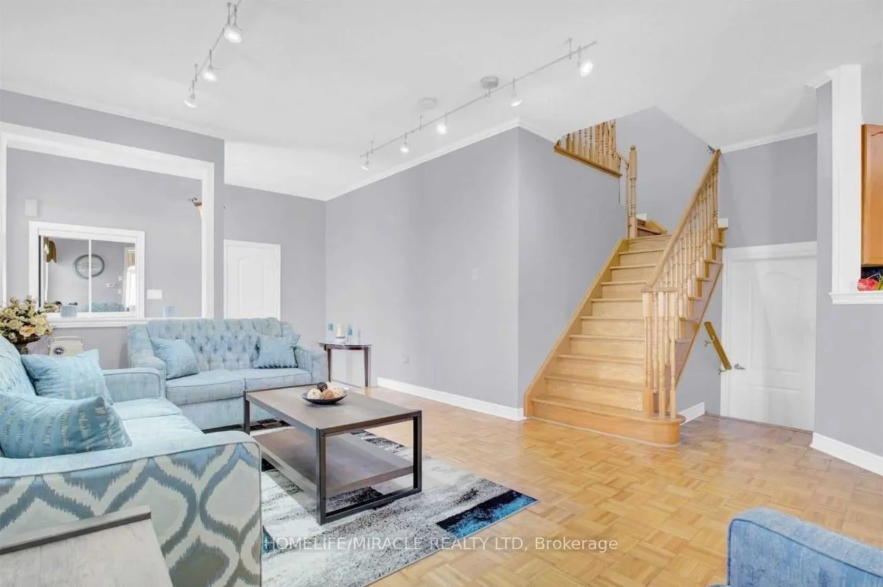 Photo 24 of Unit Upper, 51 Connolly Crescent, Brampton, Sandringham-Wellington — HOMEH