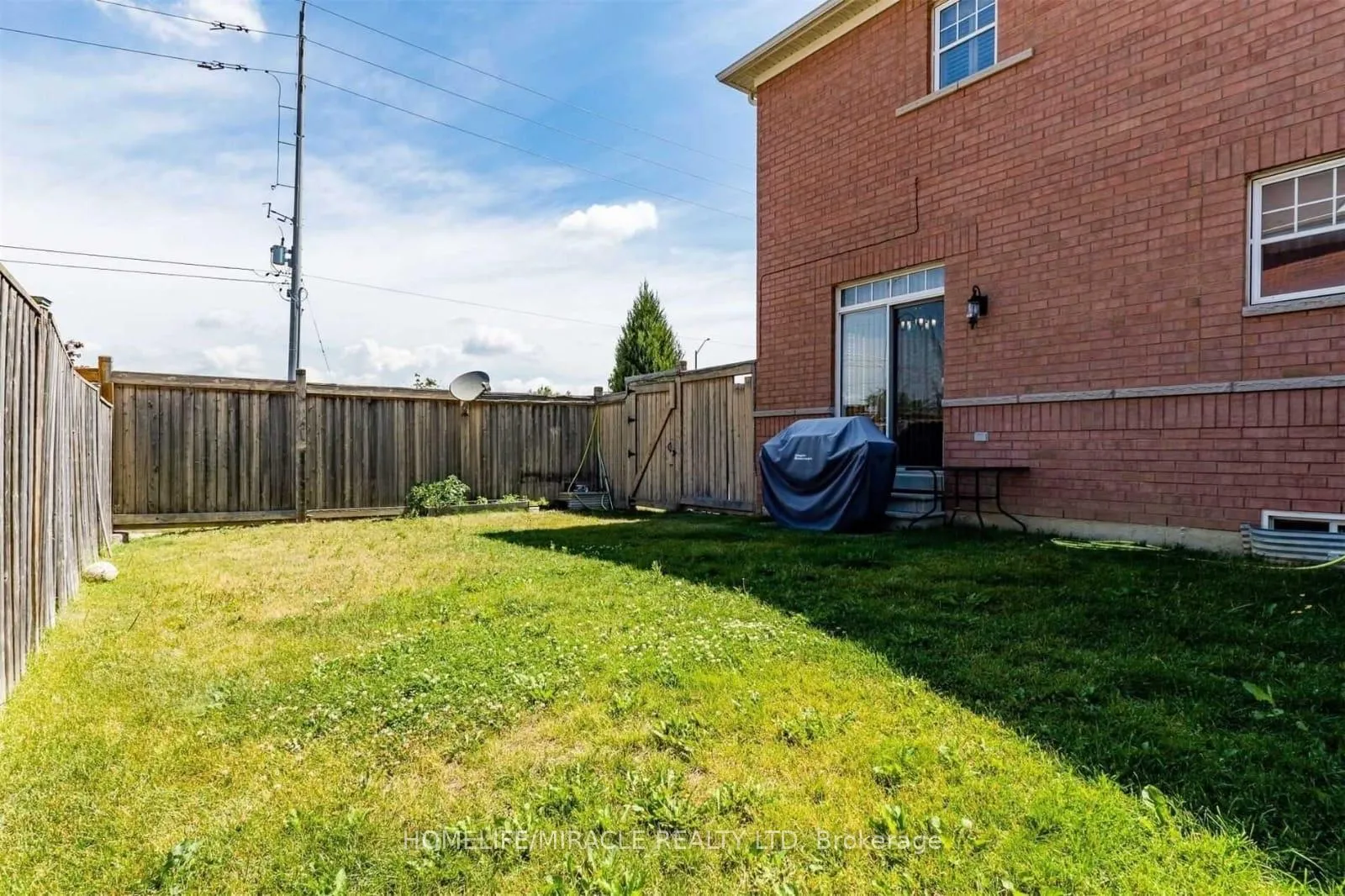 Photo 30 of Unit Upper, 51 Connolly Crescent, Brampton, Sandringham-Wellington — HOMEH