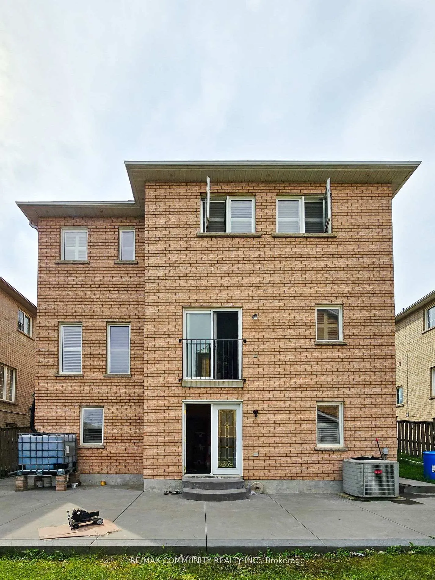 Photo 2 of Unit Basement, 3336 Denison Street, Markham, Cedarwood — HOMEH