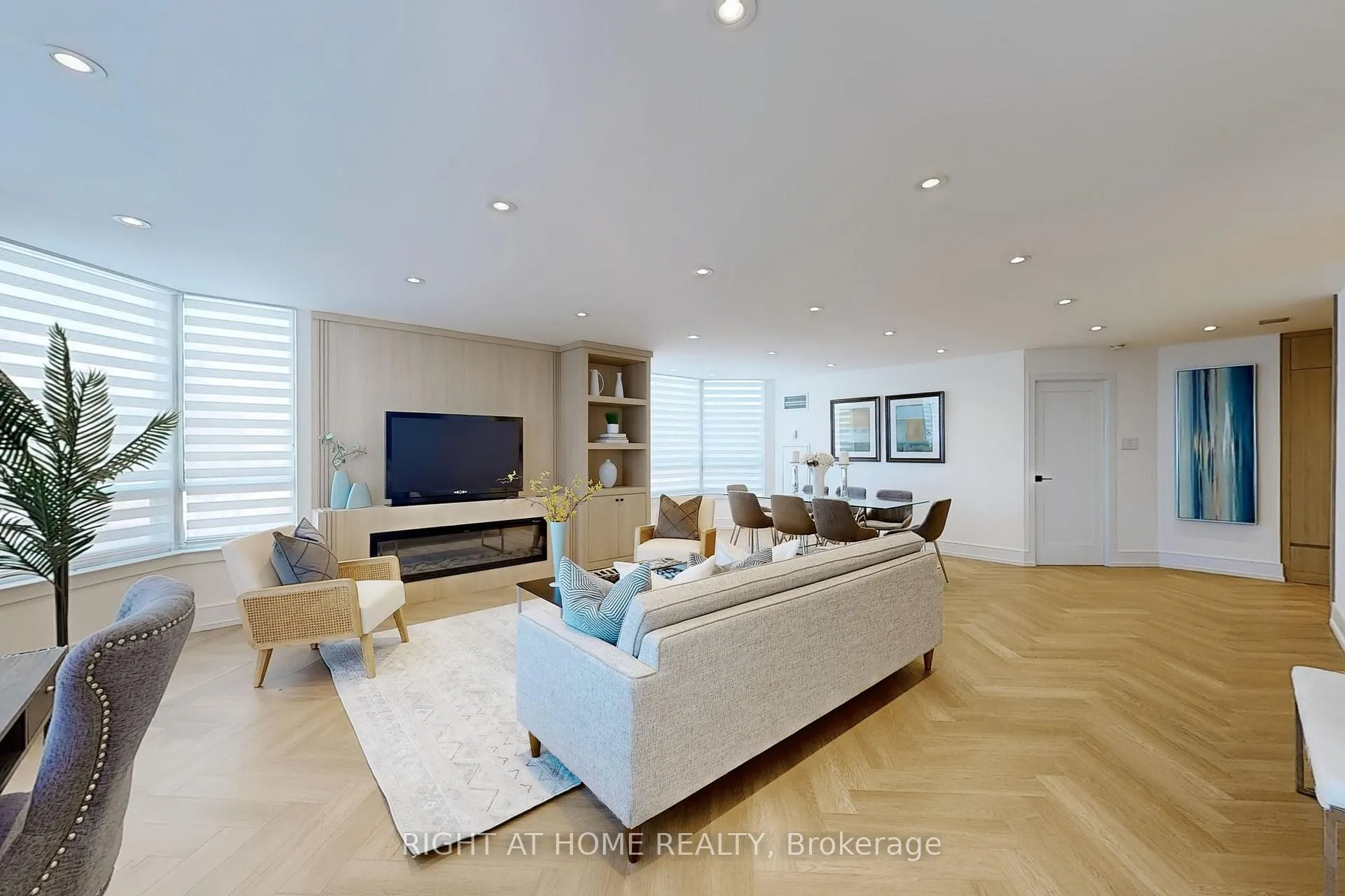Photo 1 of Unit 310, 120 Promenade Circle, Vaughan, Brownridge — HOMEH