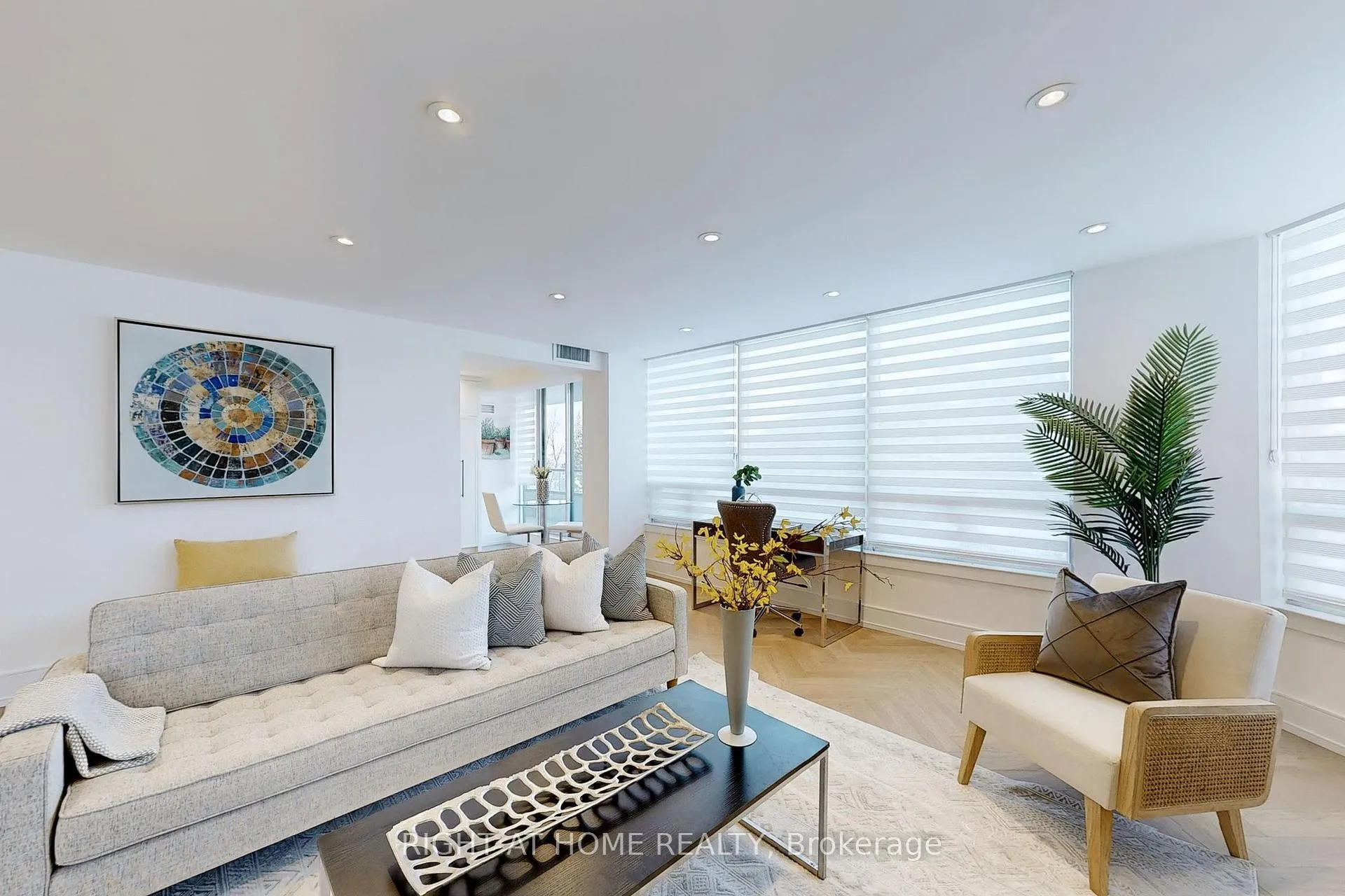 Photo 7 of Unit 310, 120 Promenade Circle, Vaughan, Brownridge — HOMEH