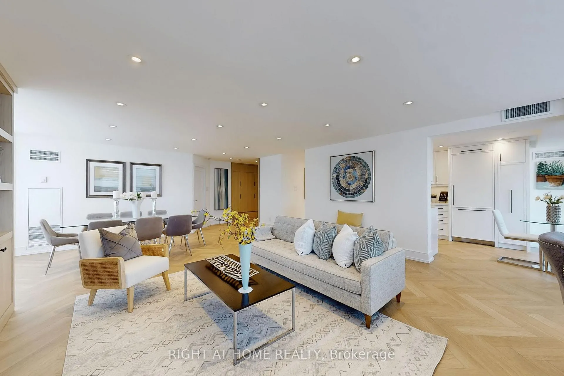 Photo 8 of Unit 310, 120 Promenade Circle, Vaughan, Brownridge — HOMEH
